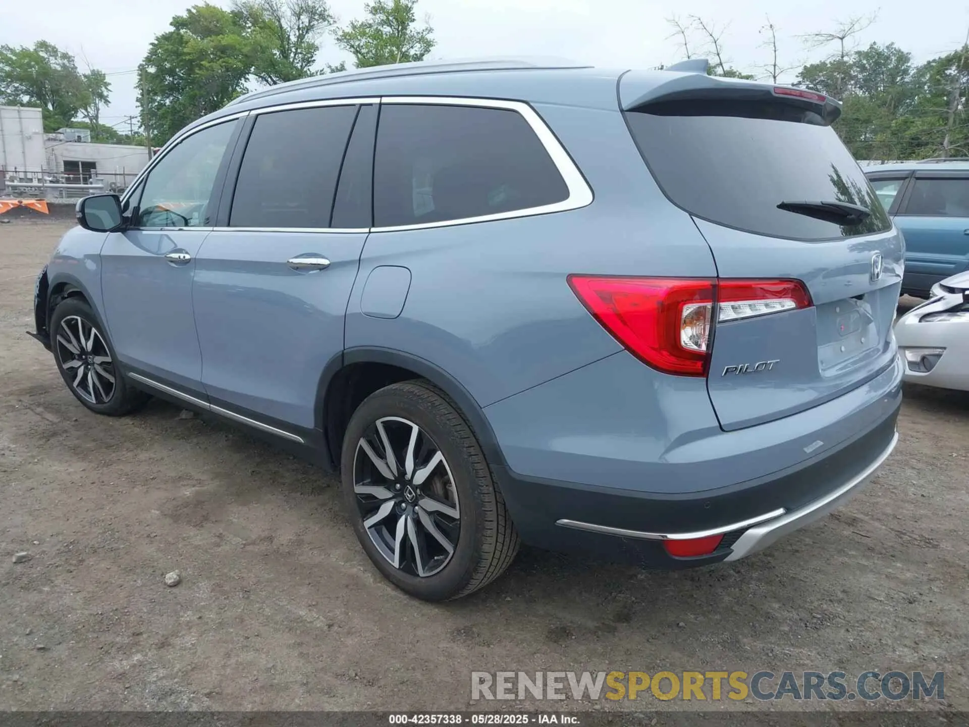 3 Photograph of a damaged car 5FNYF6H68NB056077 HONDA PILOT 2022