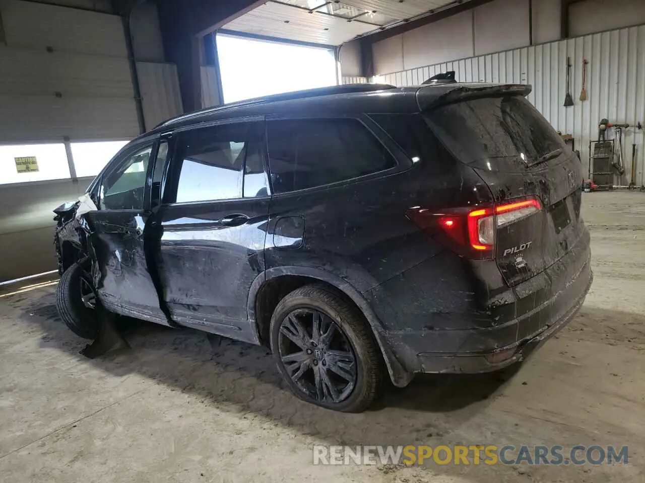 2 Photograph of a damaged car 5FNYF6H72NB029286 HONDA PILOT 2022