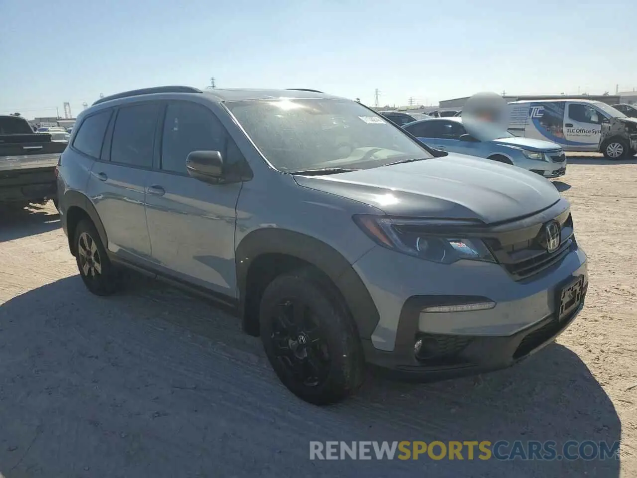 4 Photograph of a damaged car 5FNYF6H80NB053532 HONDA PILOT 2022