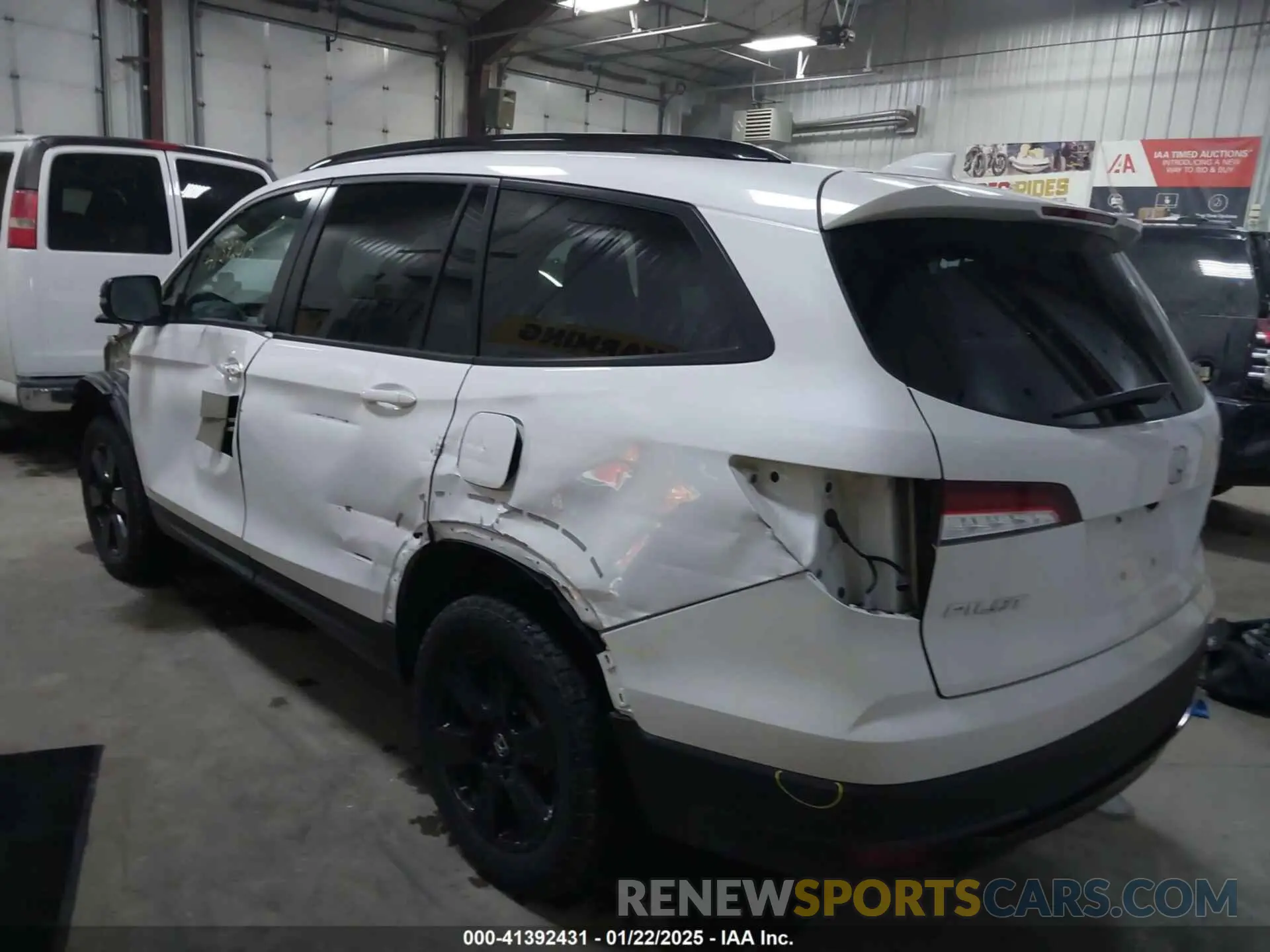 3 Photograph of a damaged car 5FNYF6H80NB081346 HONDA PILOT 2022