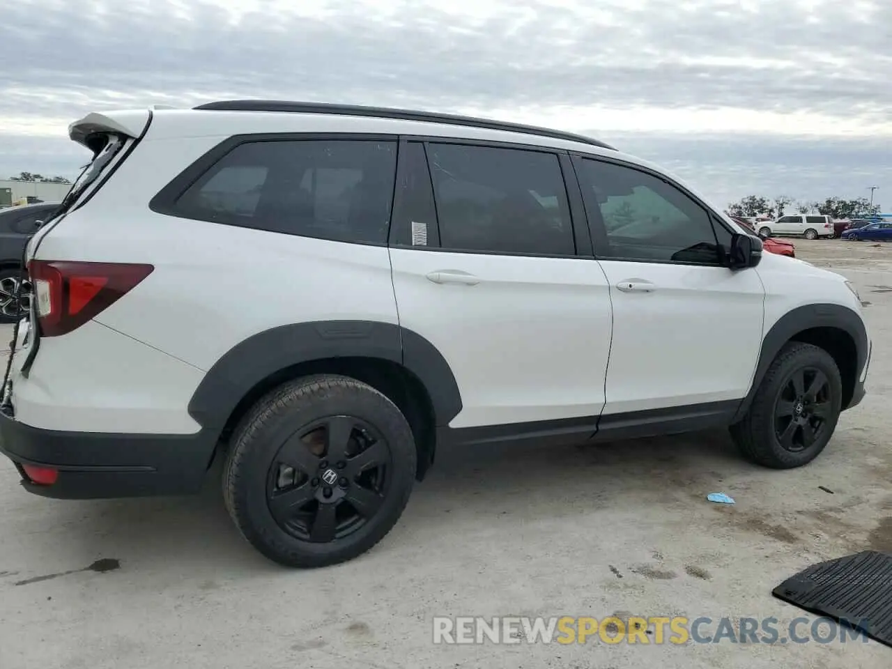 3 Photograph of a damaged car 5FNYF6H80NB082609 HONDA PILOT 2022