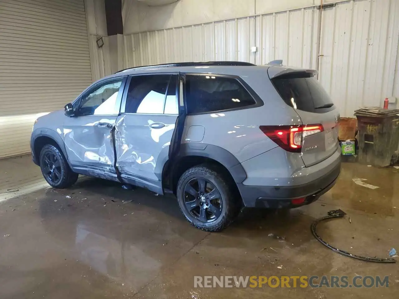 2 Photograph of a damaged car 5FNYF6H84NB051623 HONDA PILOT 2022