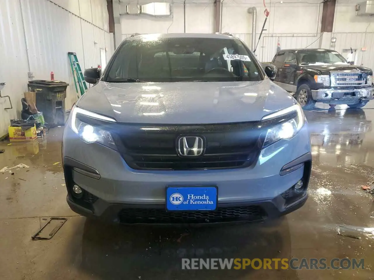 5 Photograph of a damaged car 5FNYF6H84NB051623 HONDA PILOT 2022