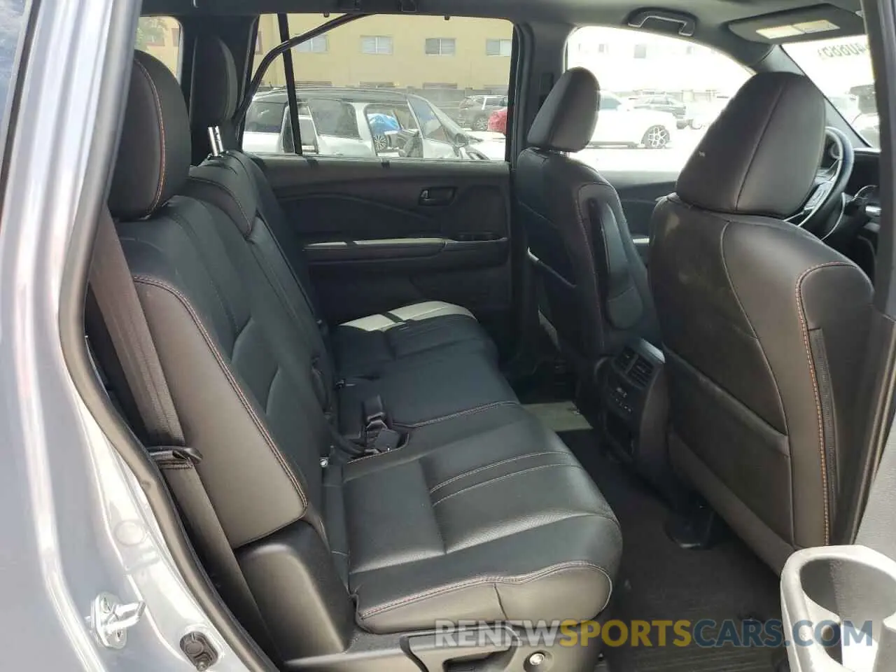 11 Photograph of a damaged car 5FNYF6H86NB084266 HONDA PILOT 2022