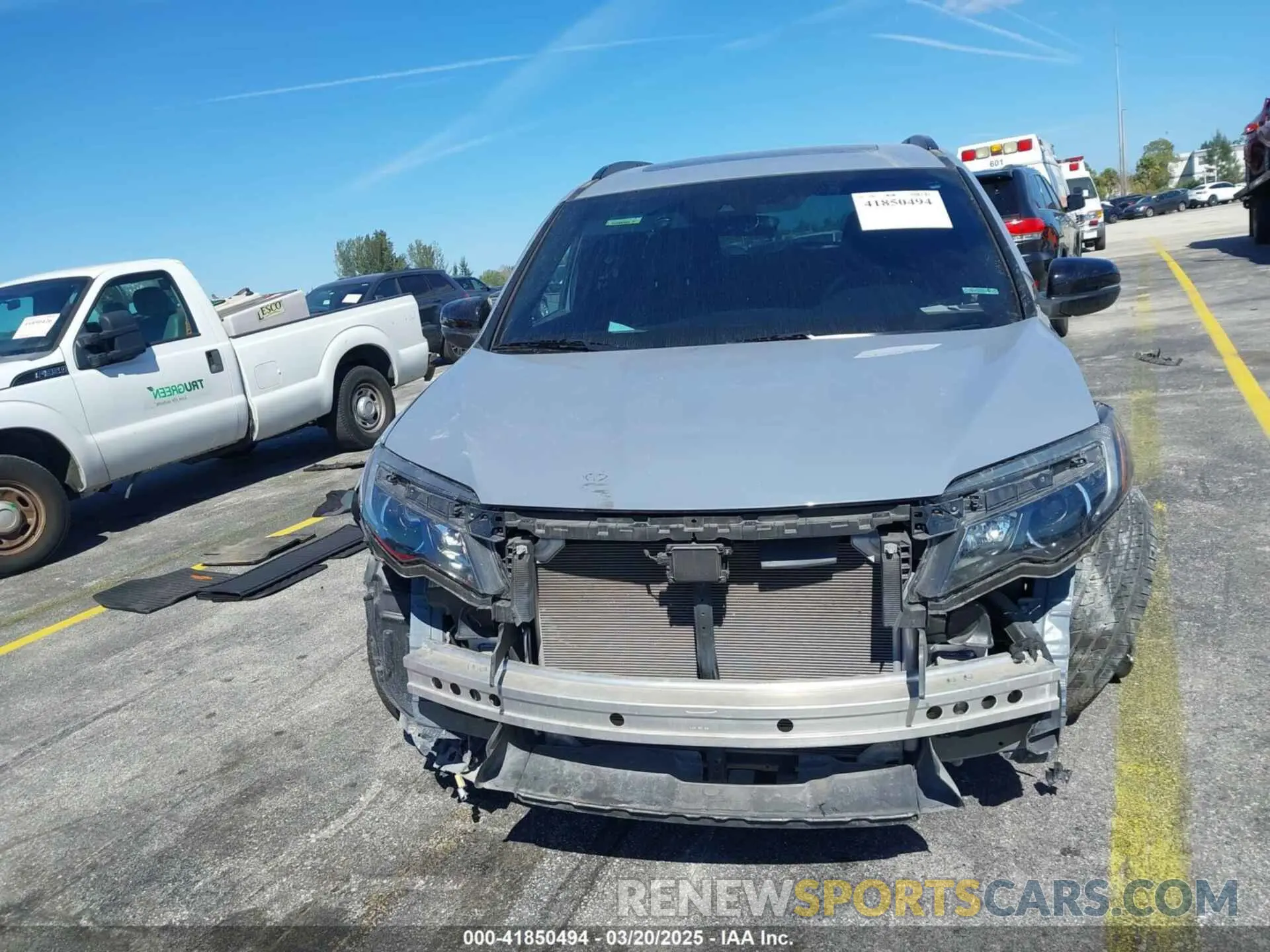 6 Photograph of a damaged car 5FNYF6H88NB060695 HONDA PILOT 2022