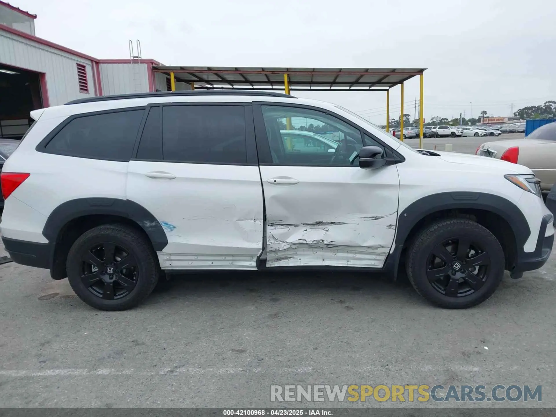 13 Photograph of a damaged car 5FNYF6H8XNB082116 HONDA PILOT 2022
