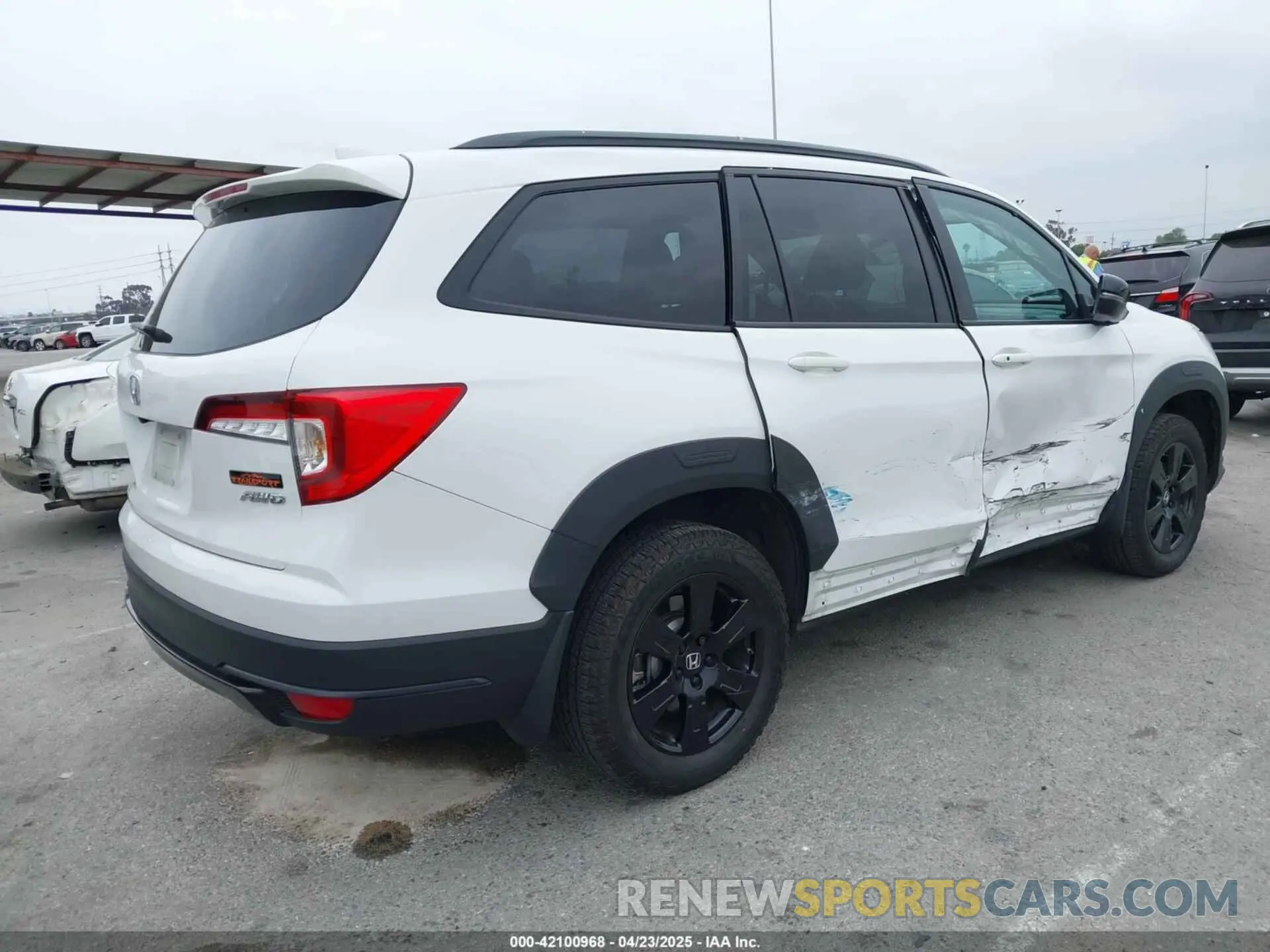 4 Photograph of a damaged car 5FNYF6H8XNB082116 HONDA PILOT 2022