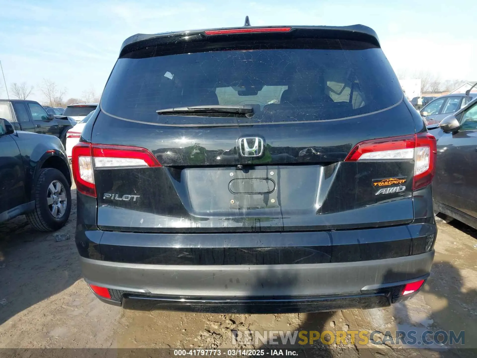 16 Photograph of a damaged car 5FNYF6H8XNB085971 HONDA PILOT 2022