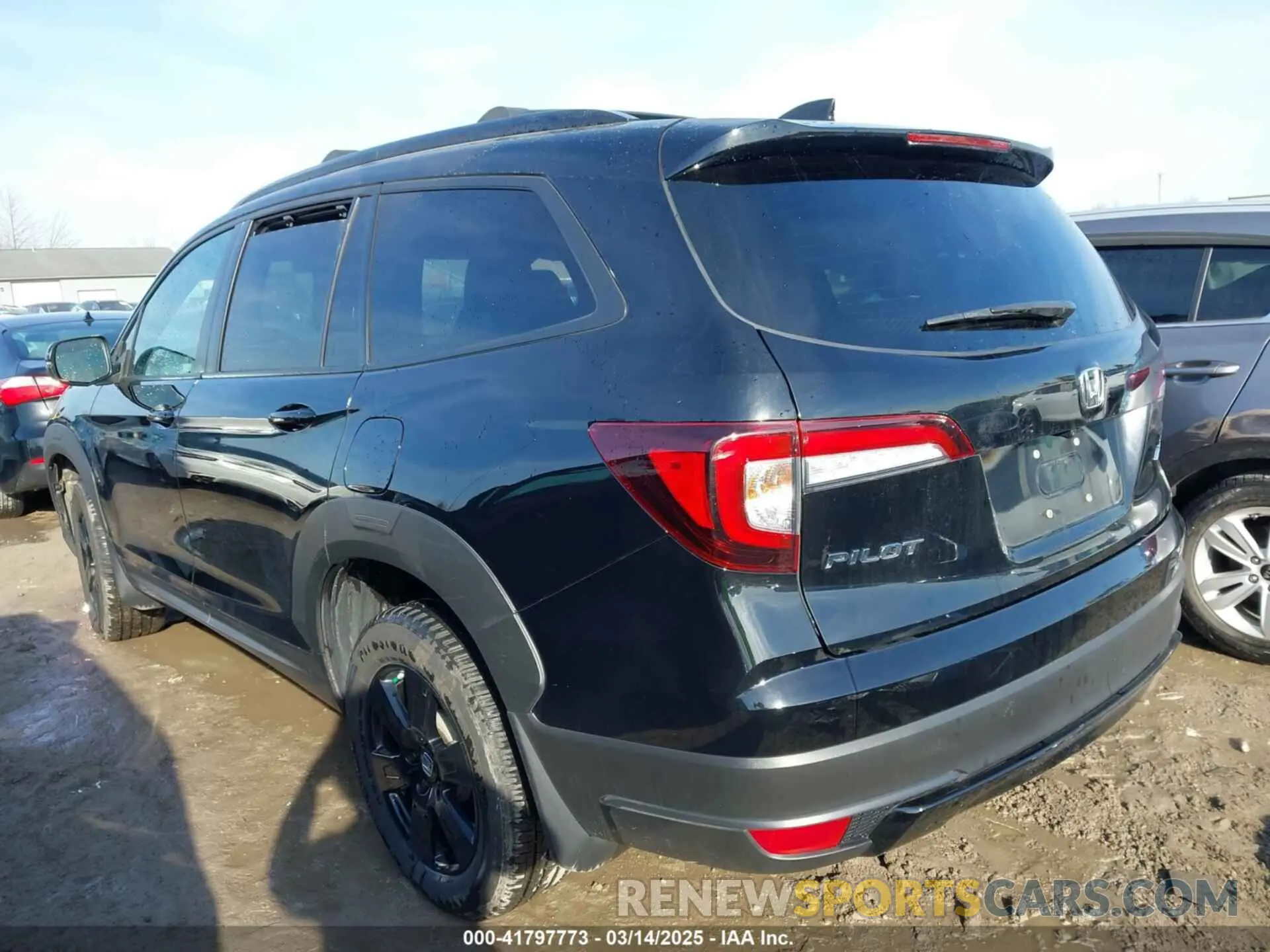 3 Photograph of a damaged car 5FNYF6H8XNB085971 HONDA PILOT 2022