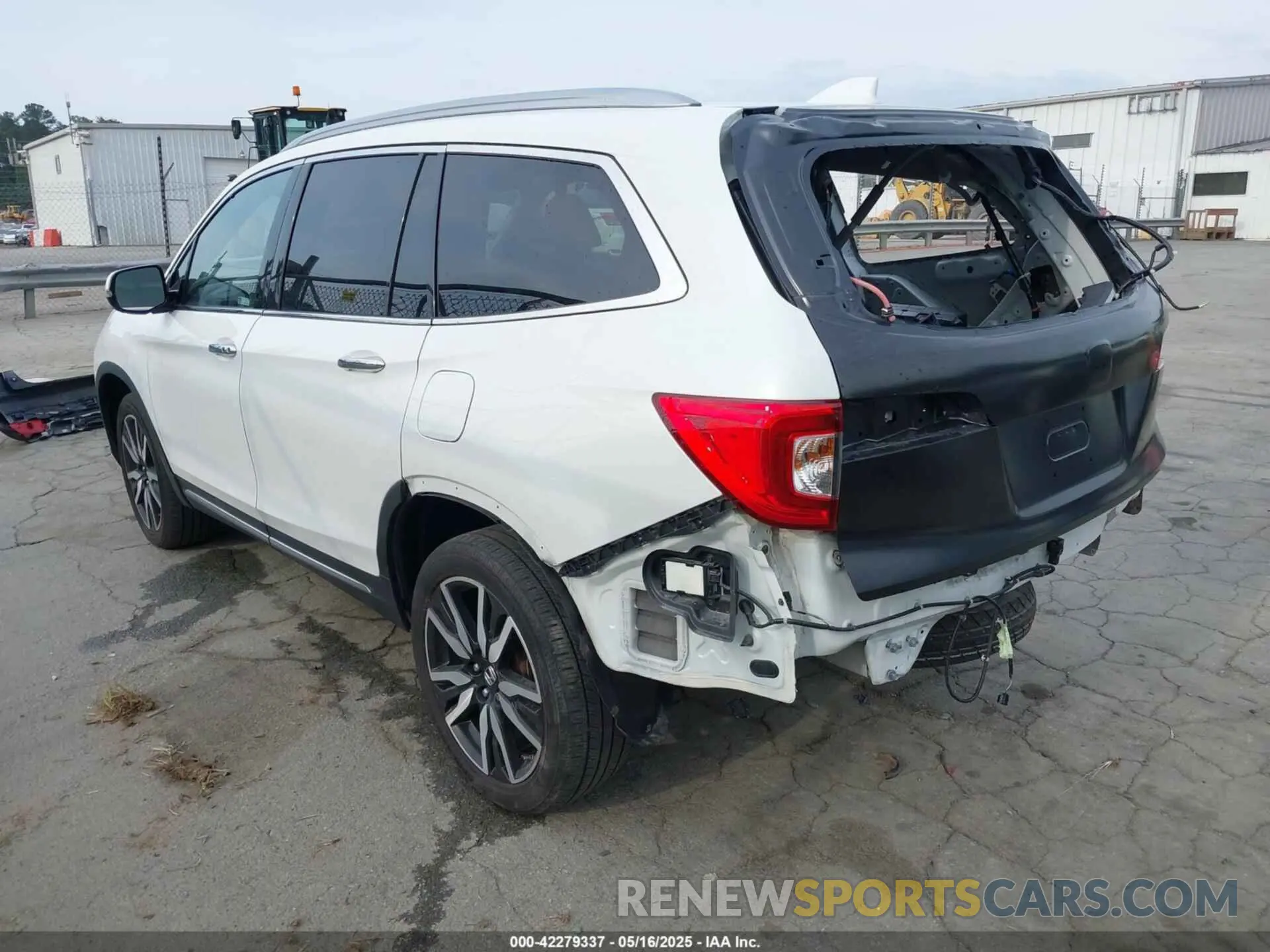 3 Photograph of a damaged car 5FNYF6H9XNB016478 HONDA PILOT 2022