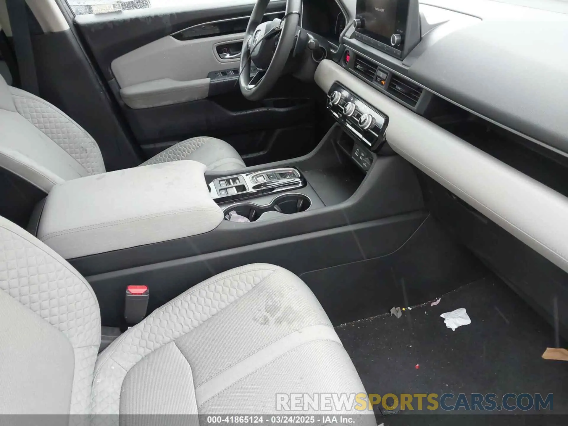 5 Photograph of a damaged car 5FNYG1H21PB020666 HONDA PILOT 2023