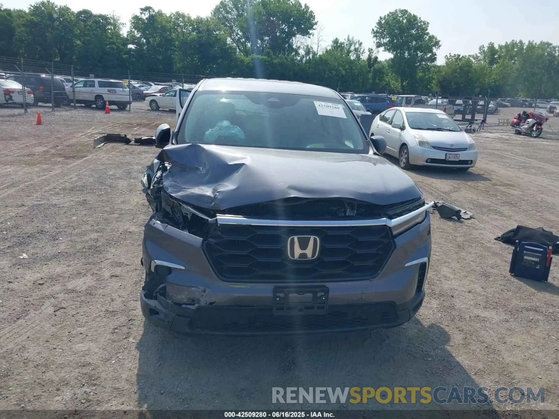 13 Photograph of a damaged car 5FNYG1H24PB034416 HONDA PILOT 2023
