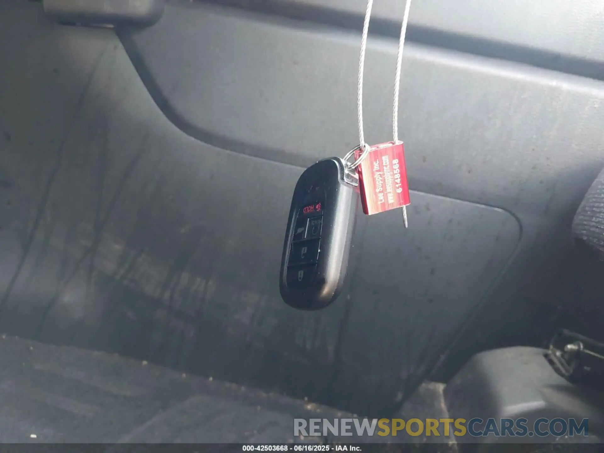 11 Photograph of a damaged car 5FNYG1H31PB052865 HONDA PILOT 2023
