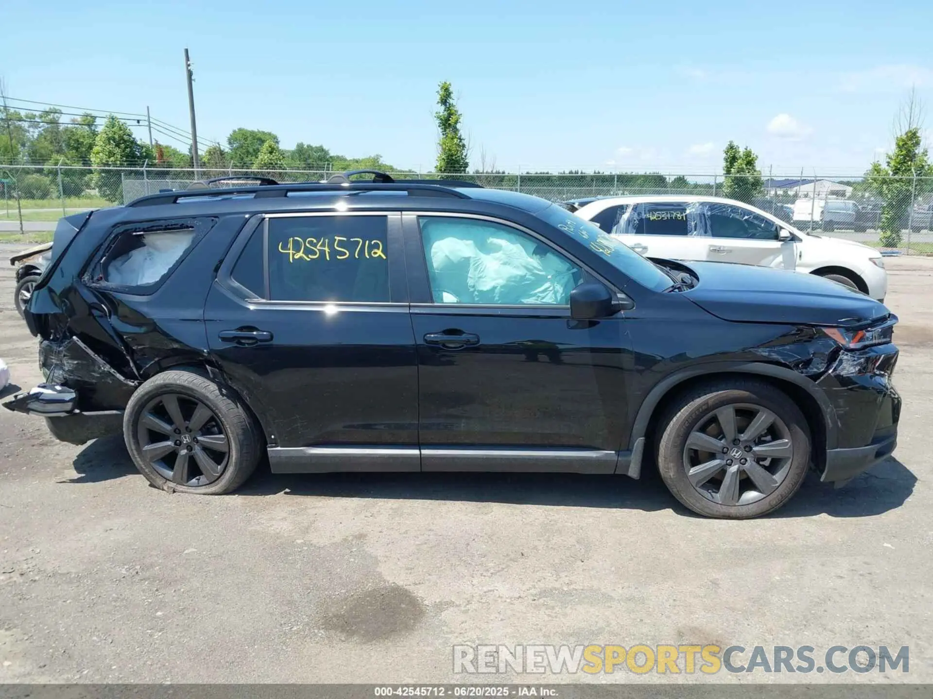 13 Photograph of a damaged car 5FNYG1H36PB024804 HONDA PILOT 2023