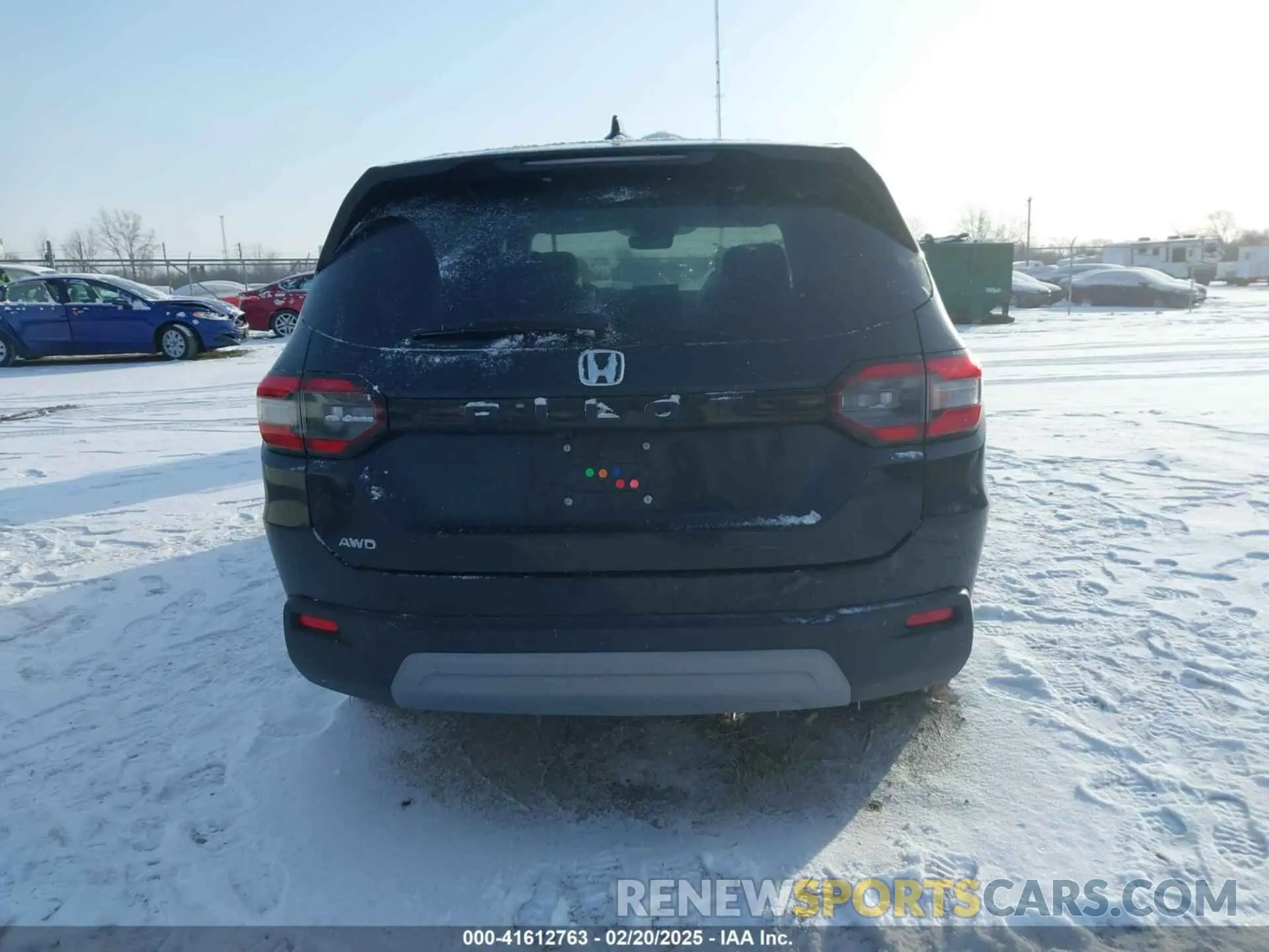 17 Photograph of a damaged car 5FNYG1H43PB009119 HONDA PILOT 2023