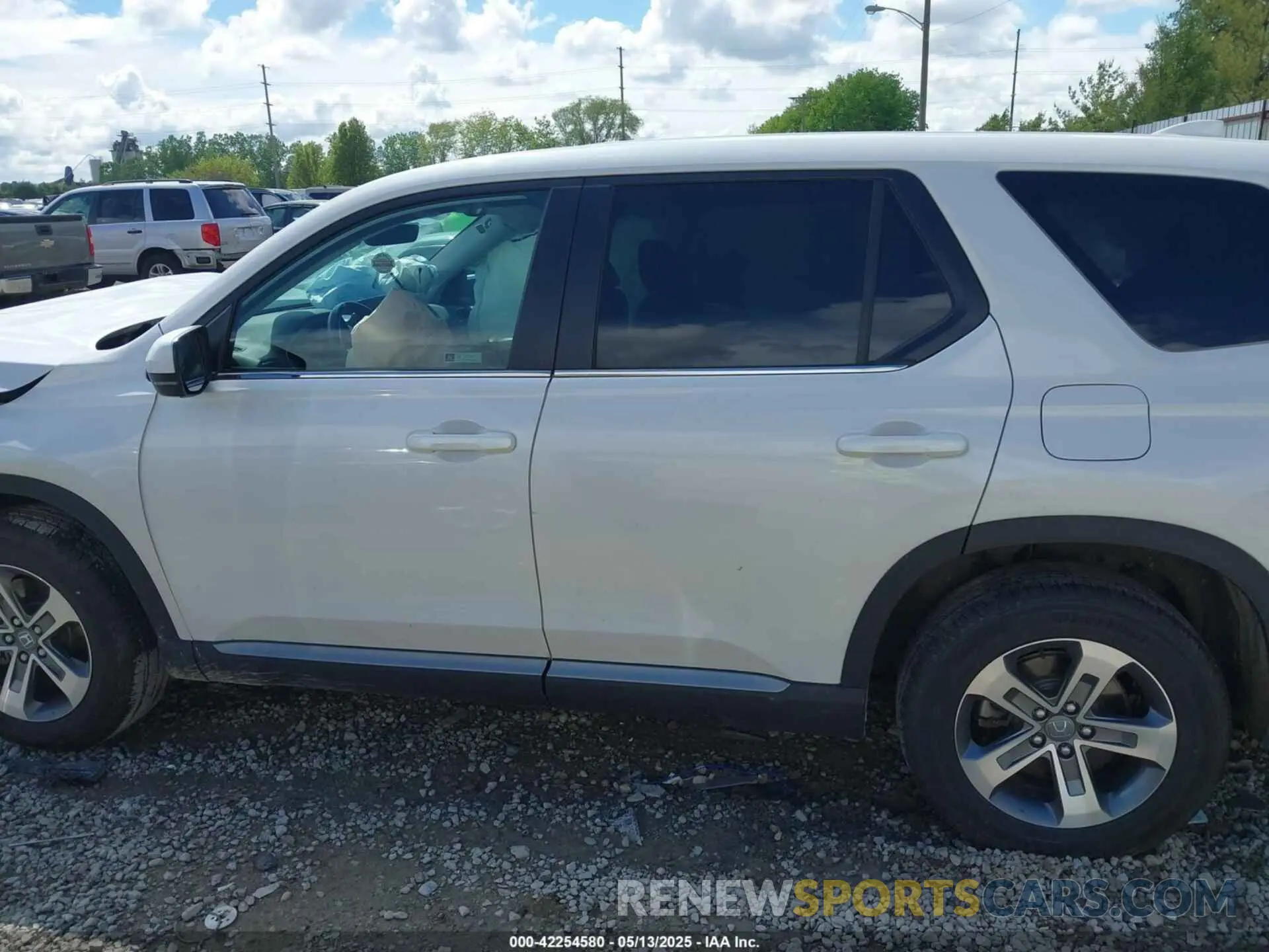 14 Photograph of a damaged car 5FNYG1H46PB012063 HONDA PILOT 2023