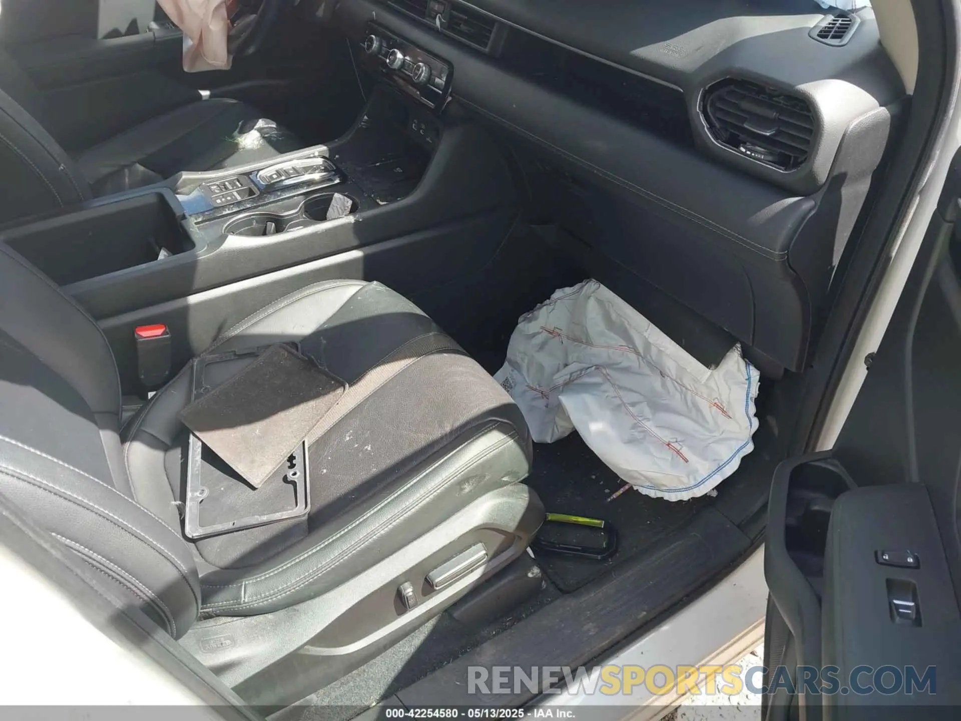 5 Photograph of a damaged car 5FNYG1H46PB012063 HONDA PILOT 2023
