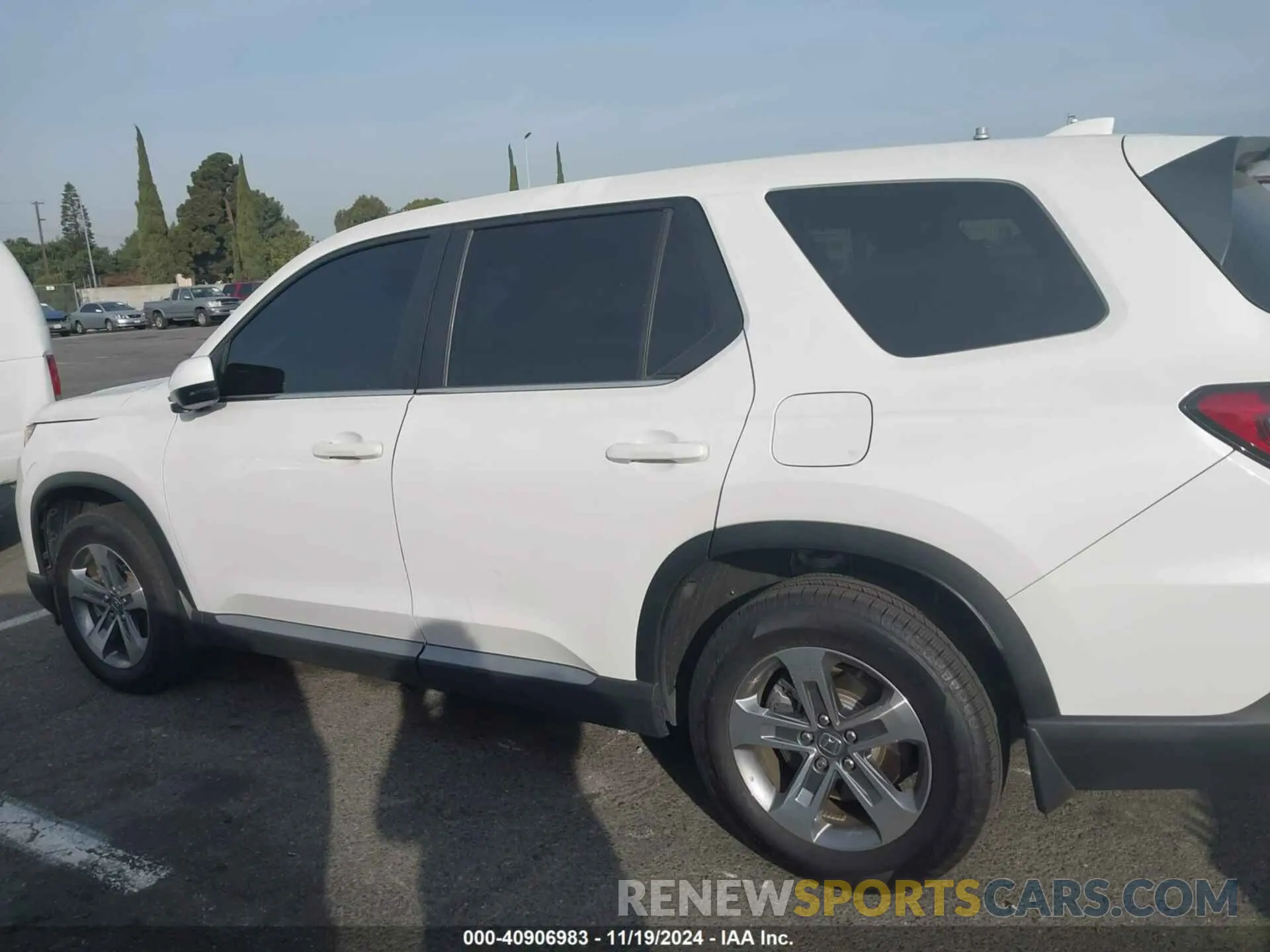 13 Photograph of a damaged car 5FNYG1H5XPB037931 HONDA PILOT 2023