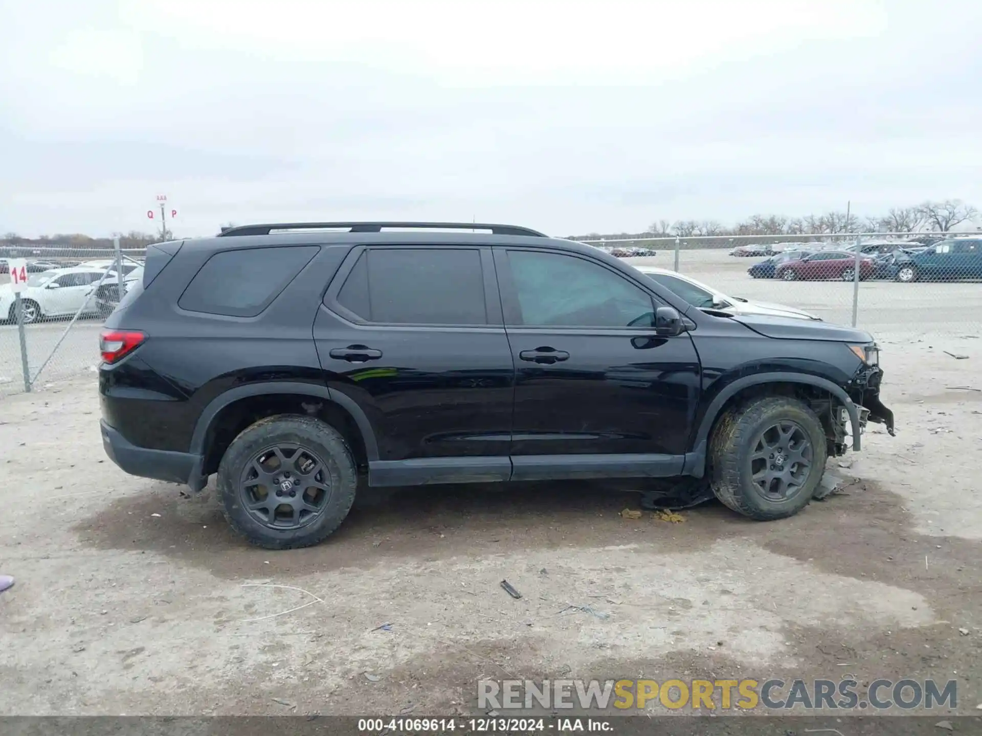 13 Photograph of a damaged car 5FNYG1H63PB051646 HONDA PILOT 2023