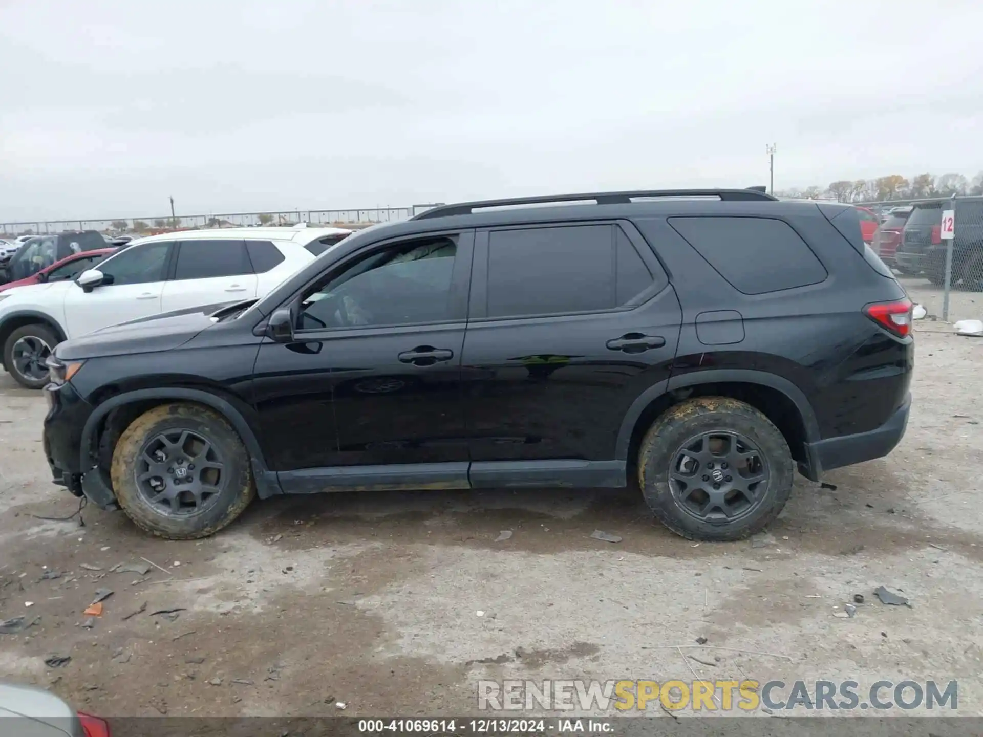 14 Photograph of a damaged car 5FNYG1H63PB051646 HONDA PILOT 2023