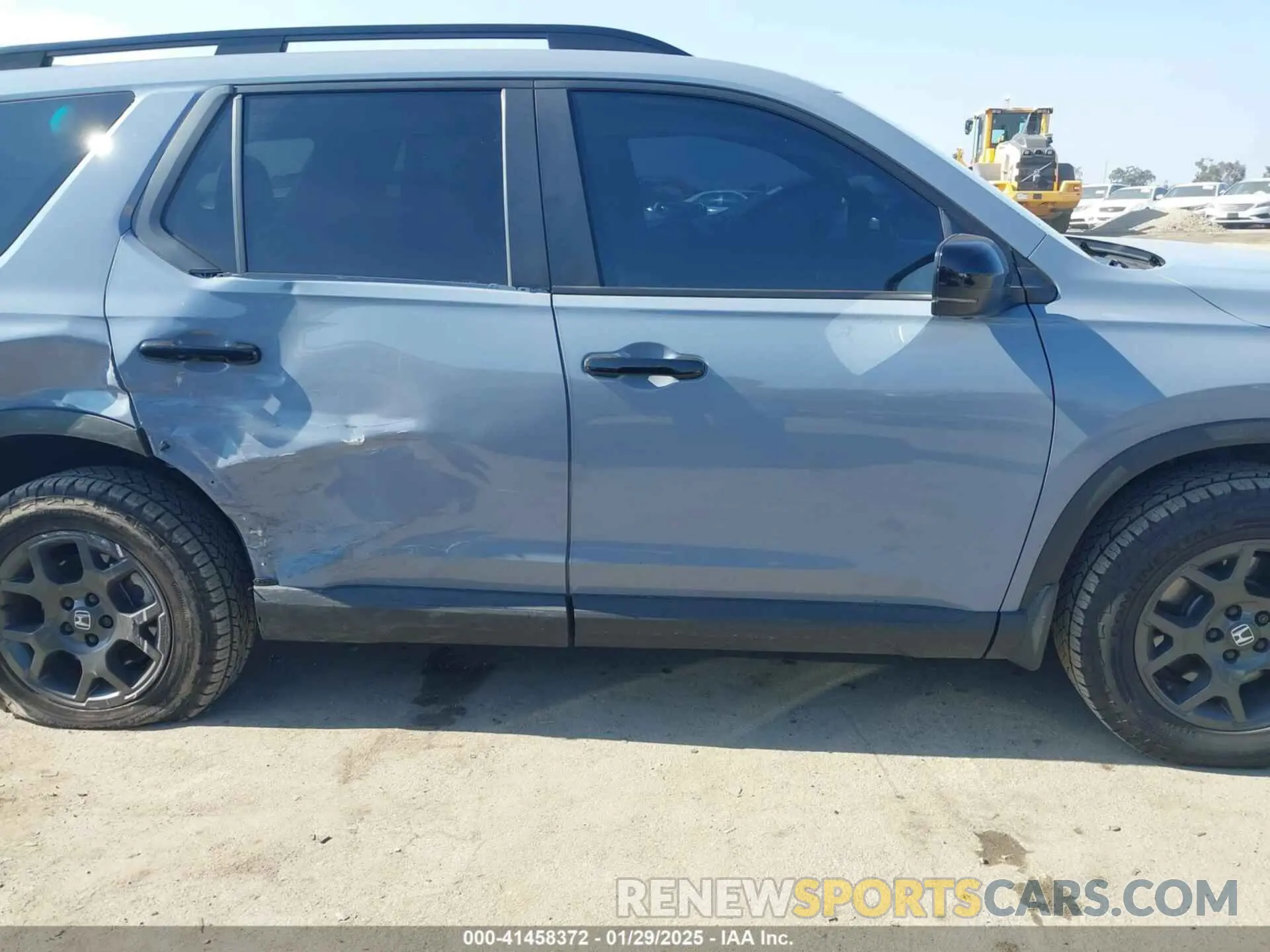 13 Photograph of a damaged car 5FNYG1H64PB055172 HONDA PILOT 2023