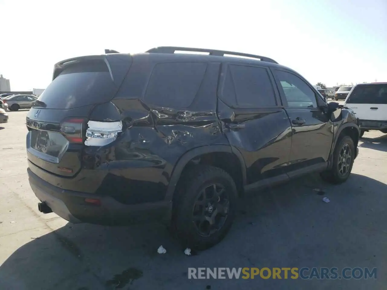 3 Photograph of a damaged car 5FNYG1H66PB058087 HONDA PILOT 2023