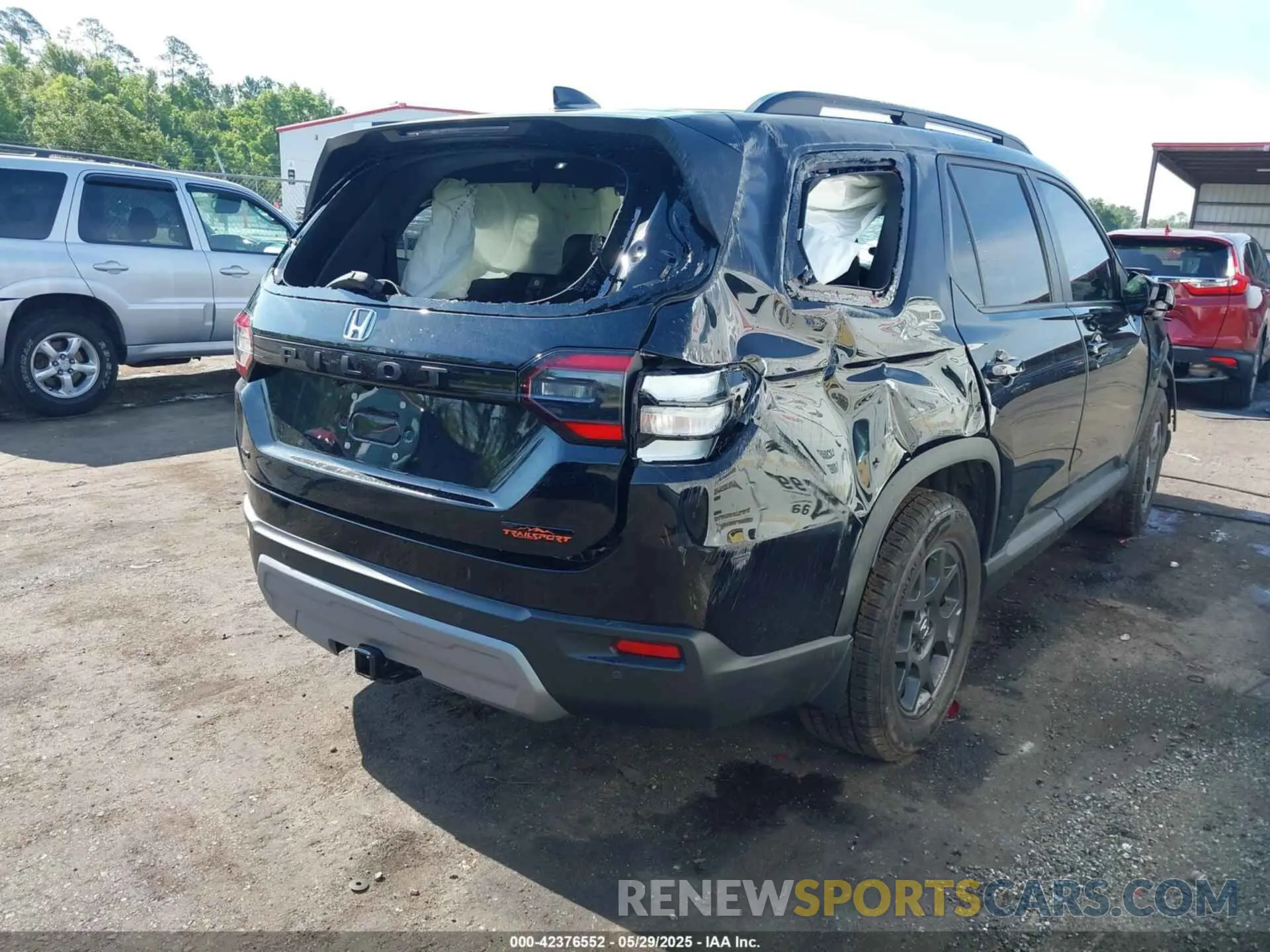 4 Photograph of a damaged car 5FNYG1H67PB042092 HONDA PILOT 2023