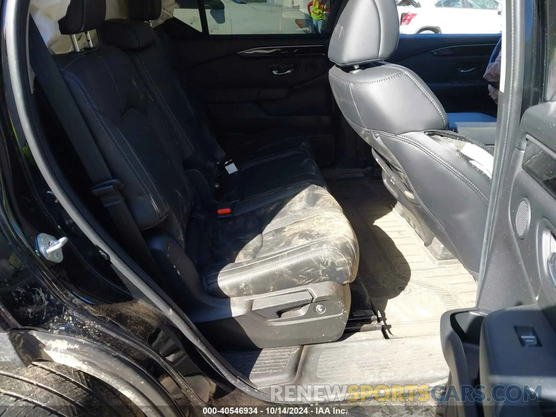 8 Photograph of a damaged car 5FNYG1H77PB013782 HONDA PILOT 2023
