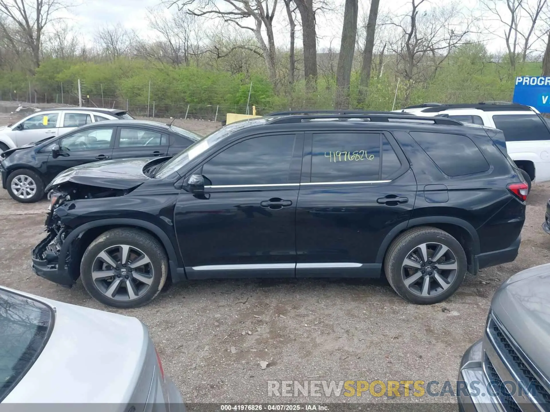 14 Photograph of a damaged car 5FNYG1H80PB029511 HONDA PILOT 2023