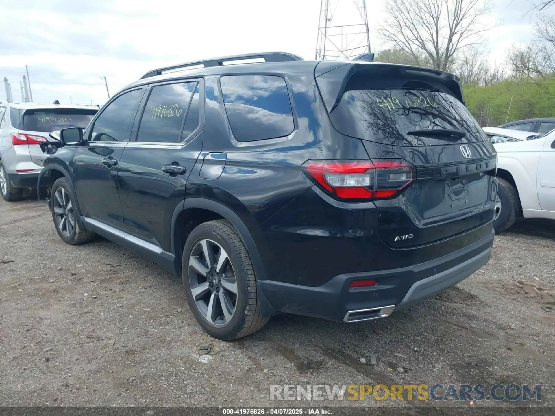 3 Photograph of a damaged car 5FNYG1H80PB029511 HONDA PILOT 2023