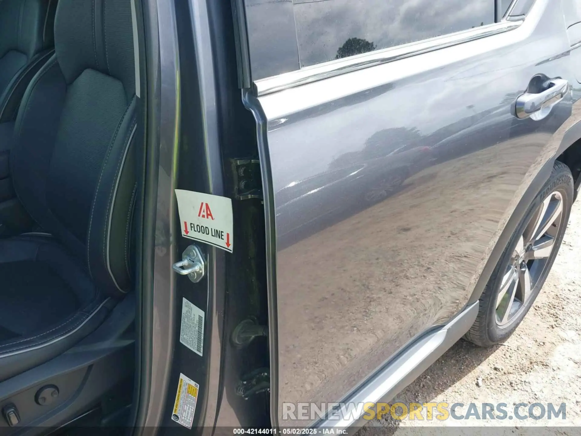 6 Photograph of a damaged car 5FNYG1H82PB010622 HONDA PILOT 2023
