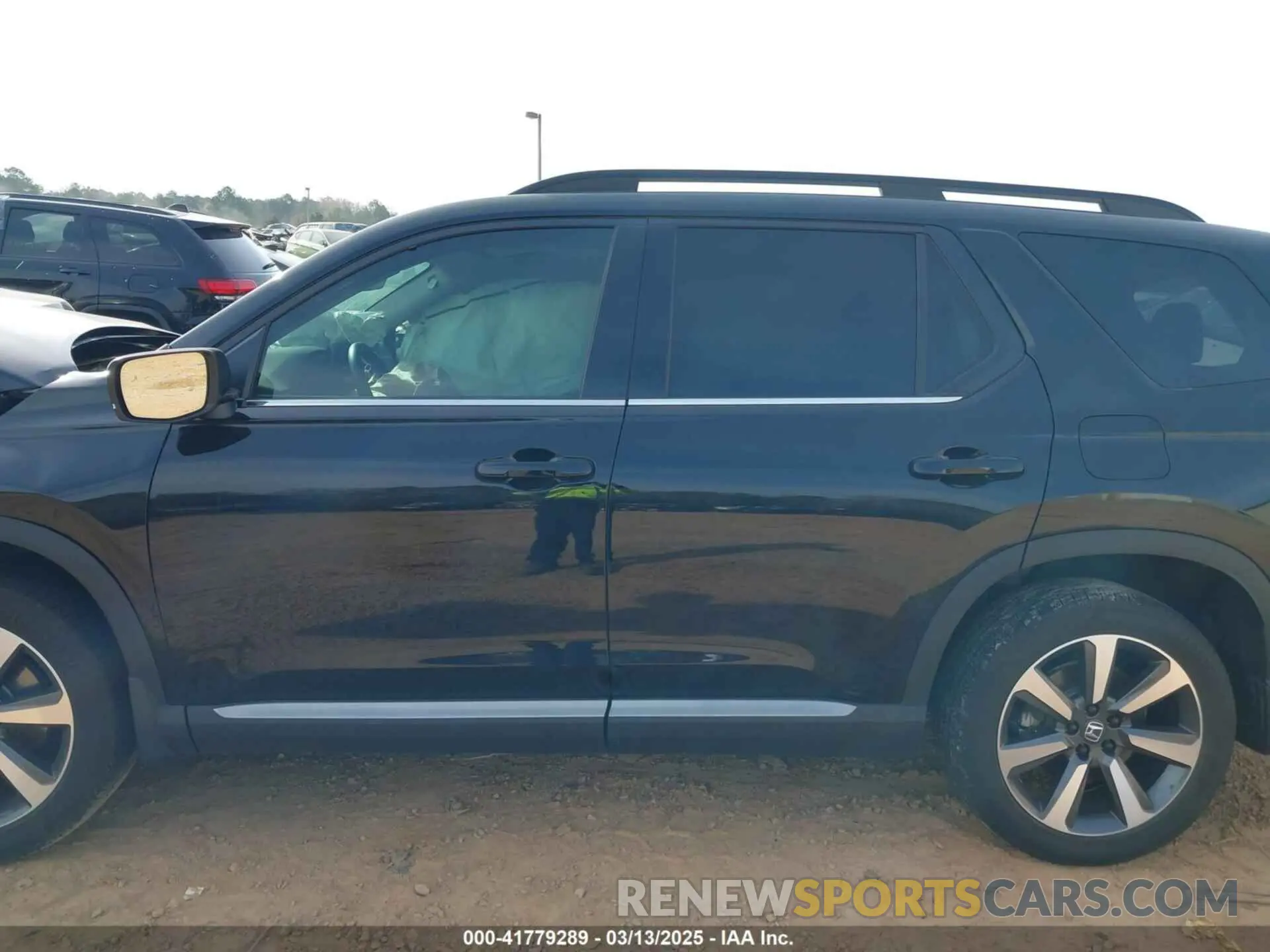 14 Photograph of a damaged car 5FNYG1H82PB045029 HONDA PILOT 2023