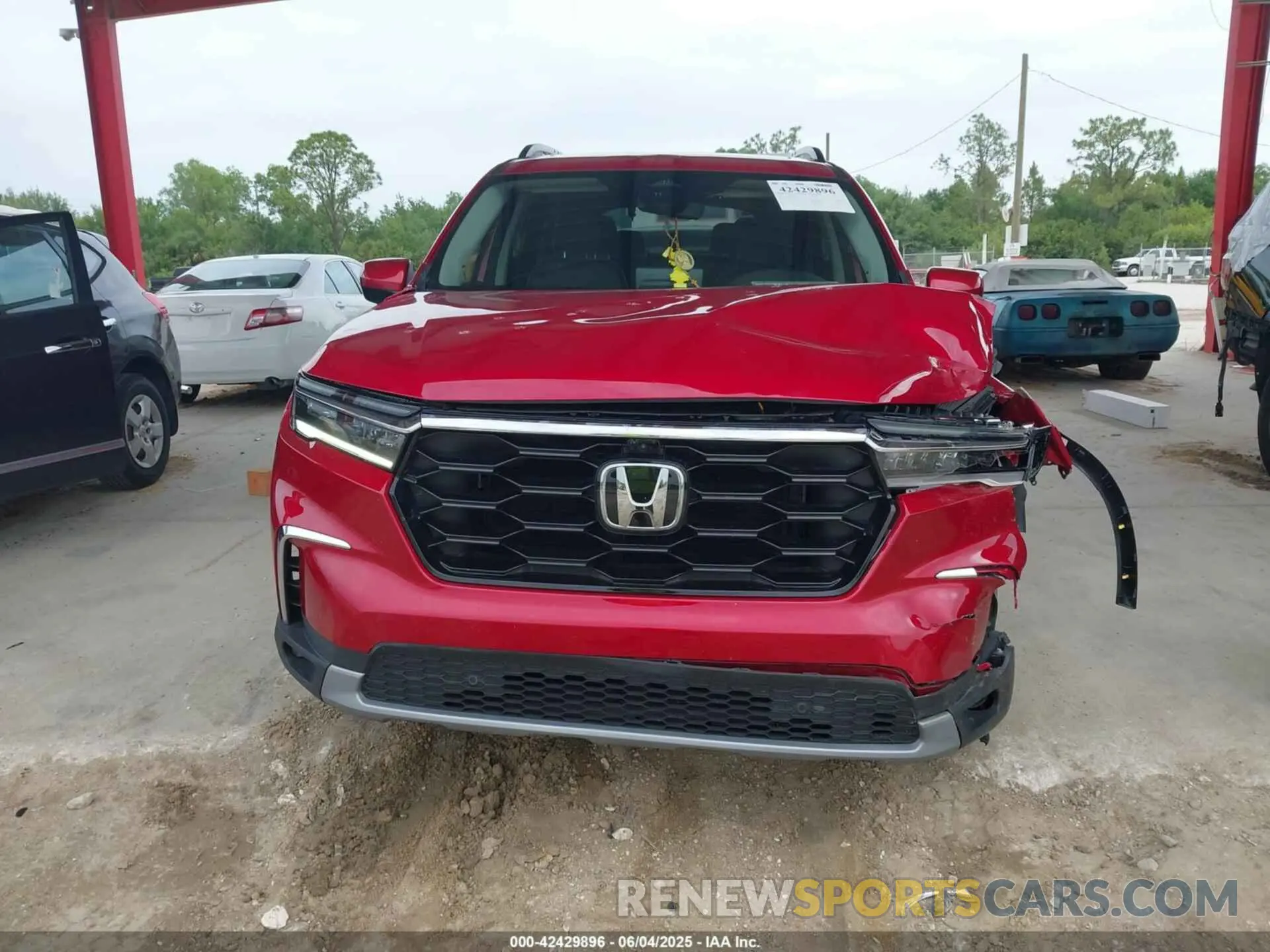 12 Photograph of a damaged car 5FNYG1H84PB039720 HONDA PILOT 2023