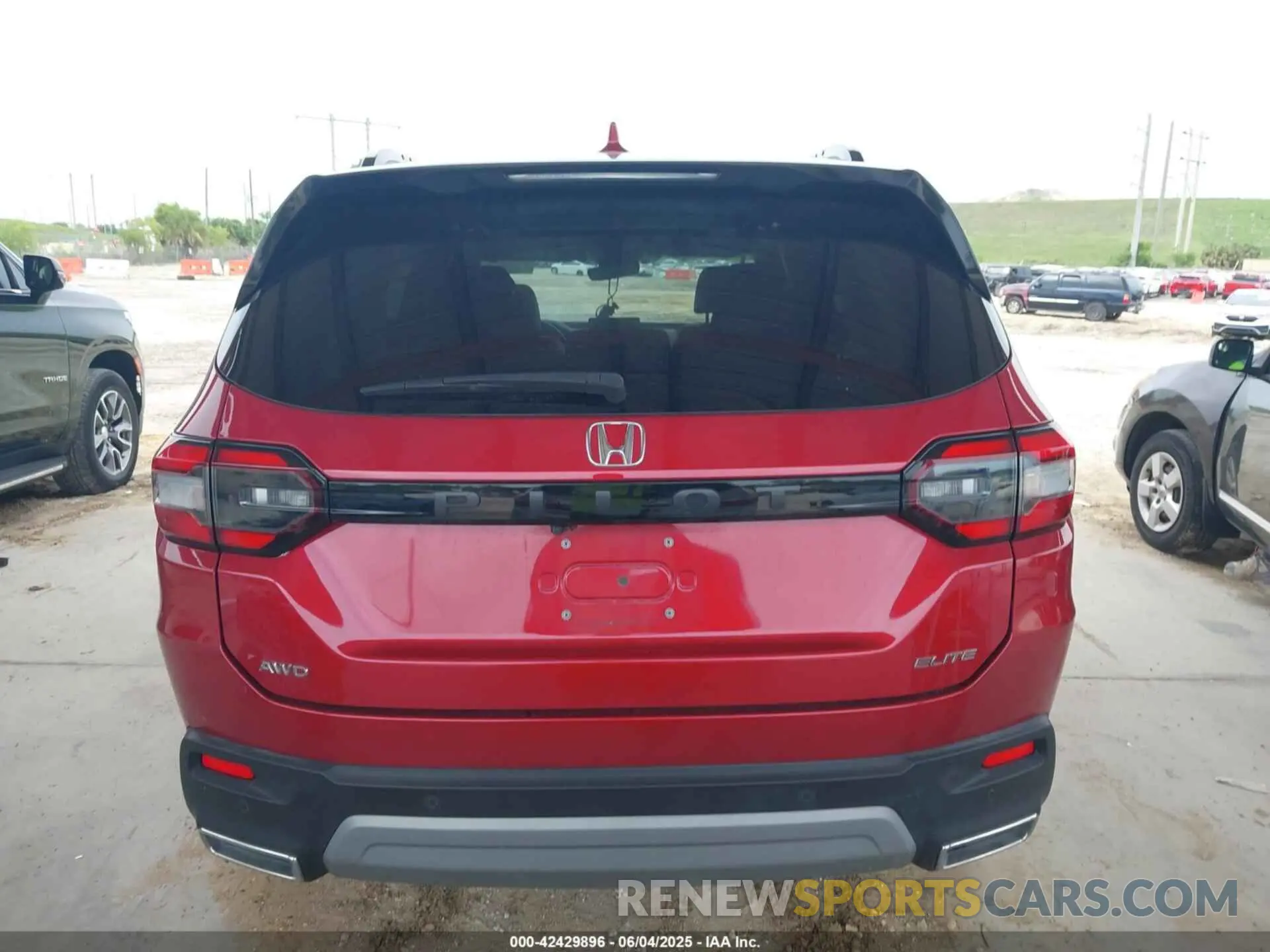 16 Photograph of a damaged car 5FNYG1H84PB039720 HONDA PILOT 2023
