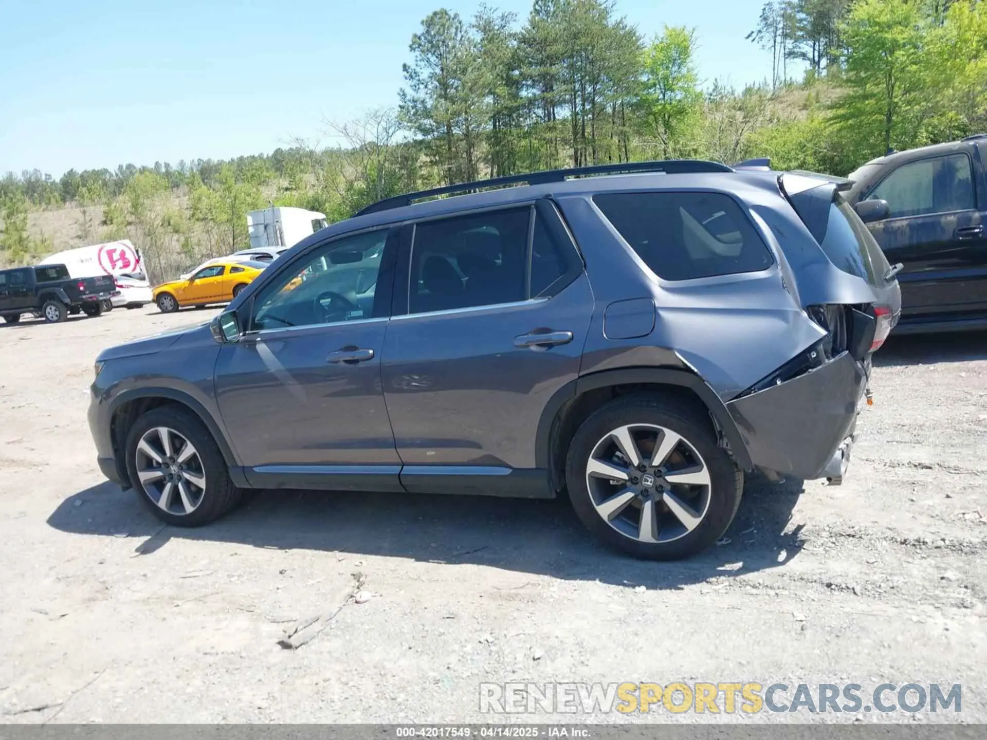 14 Photograph of a damaged car 5FNYG1H85PB035840 HONDA PILOT 2023