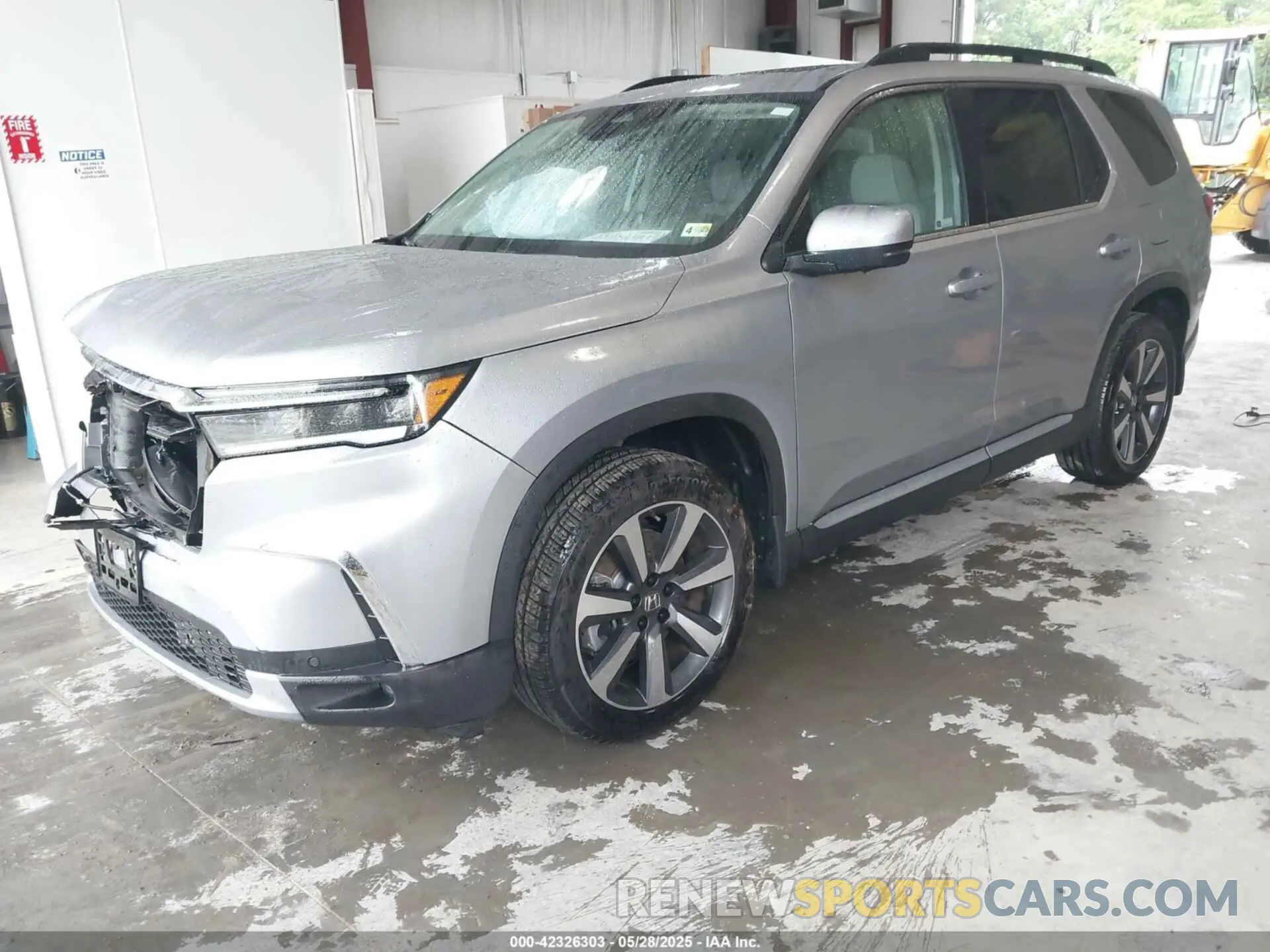 2 Photograph of a damaged car 5FNYG1H88PB017705 HONDA PILOT 2023