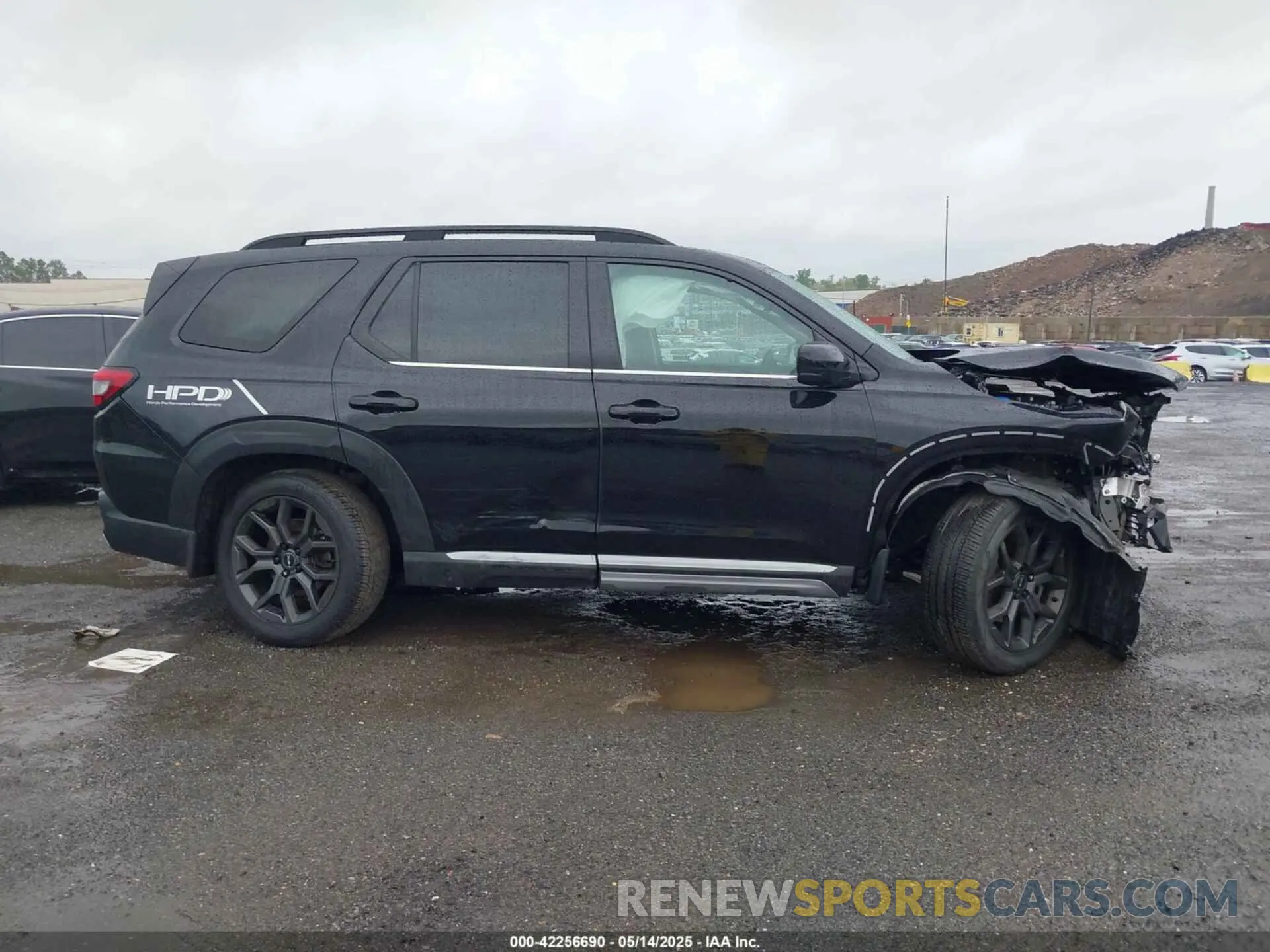 13 Photograph of a damaged car 5FNYG1H89PB030270 HONDA PILOT 2023