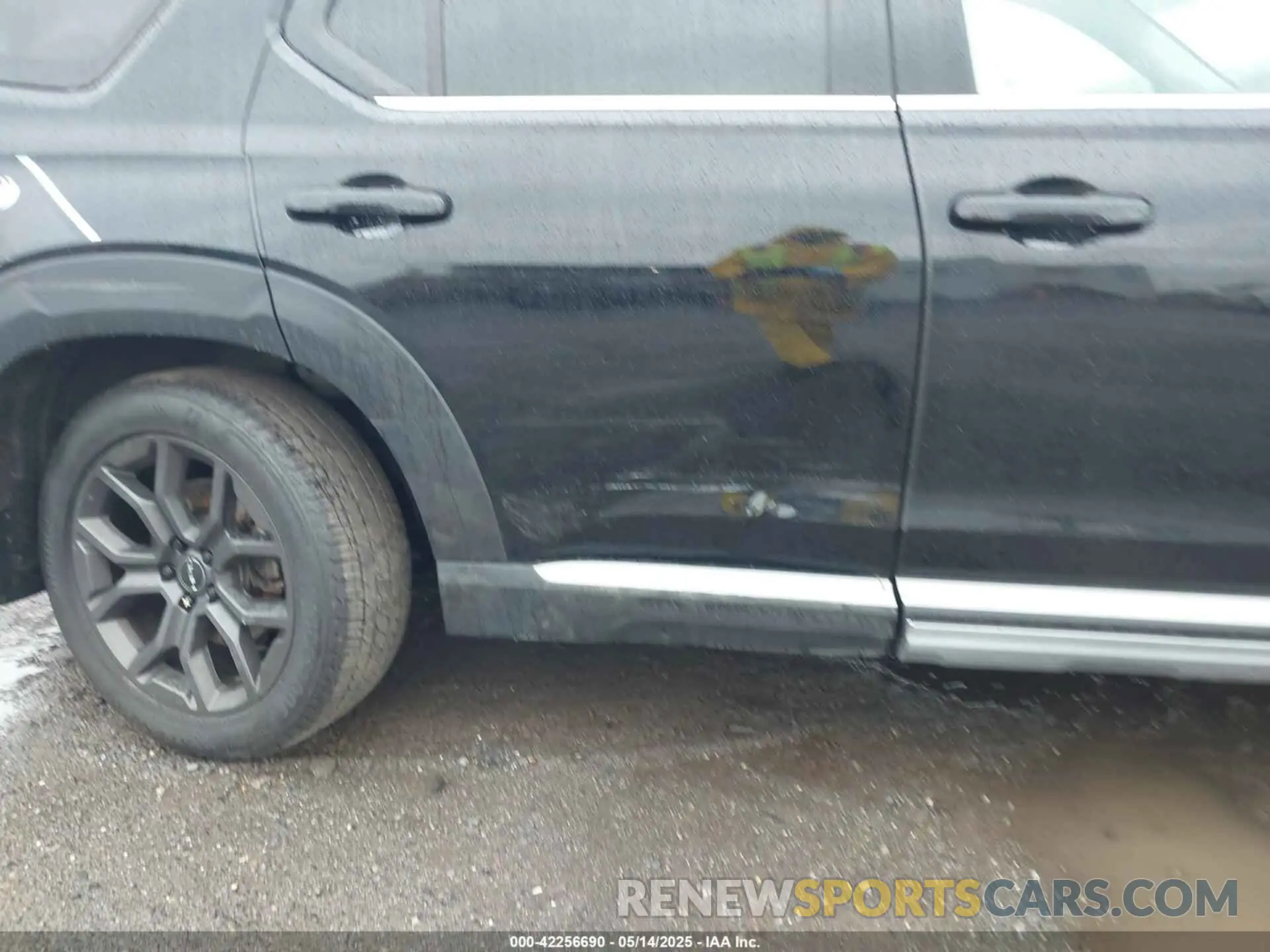 18 Photograph of a damaged car 5FNYG1H89PB030270 HONDA PILOT 2023