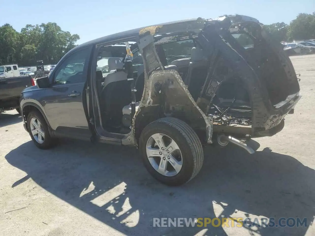 2 Photograph of a damaged car 5FNYG2H22PB015112 HONDA PILOT 2023