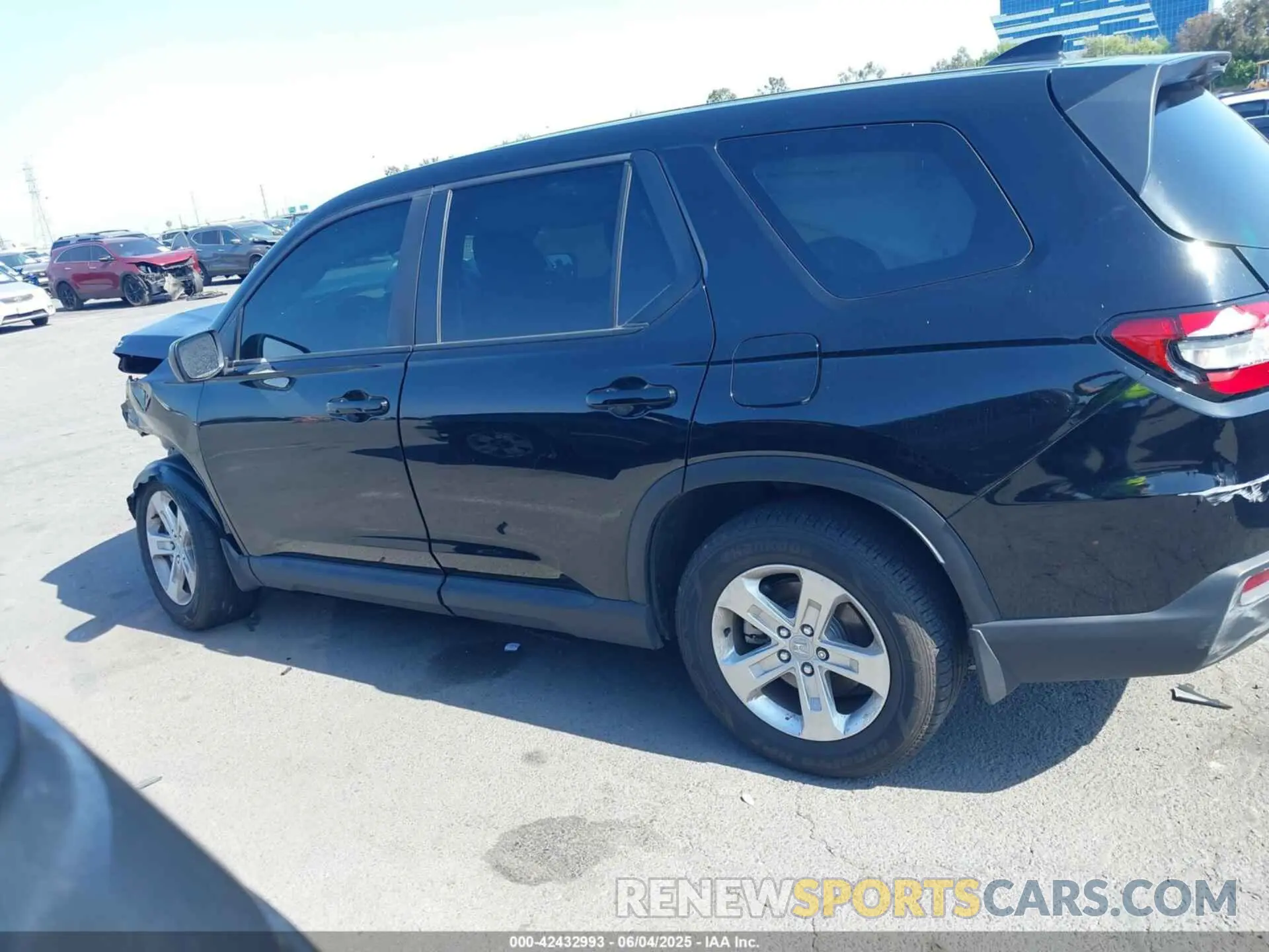 14 Photograph of a damaged car 5FNYG2H24PB007268 HONDA PILOT 2023