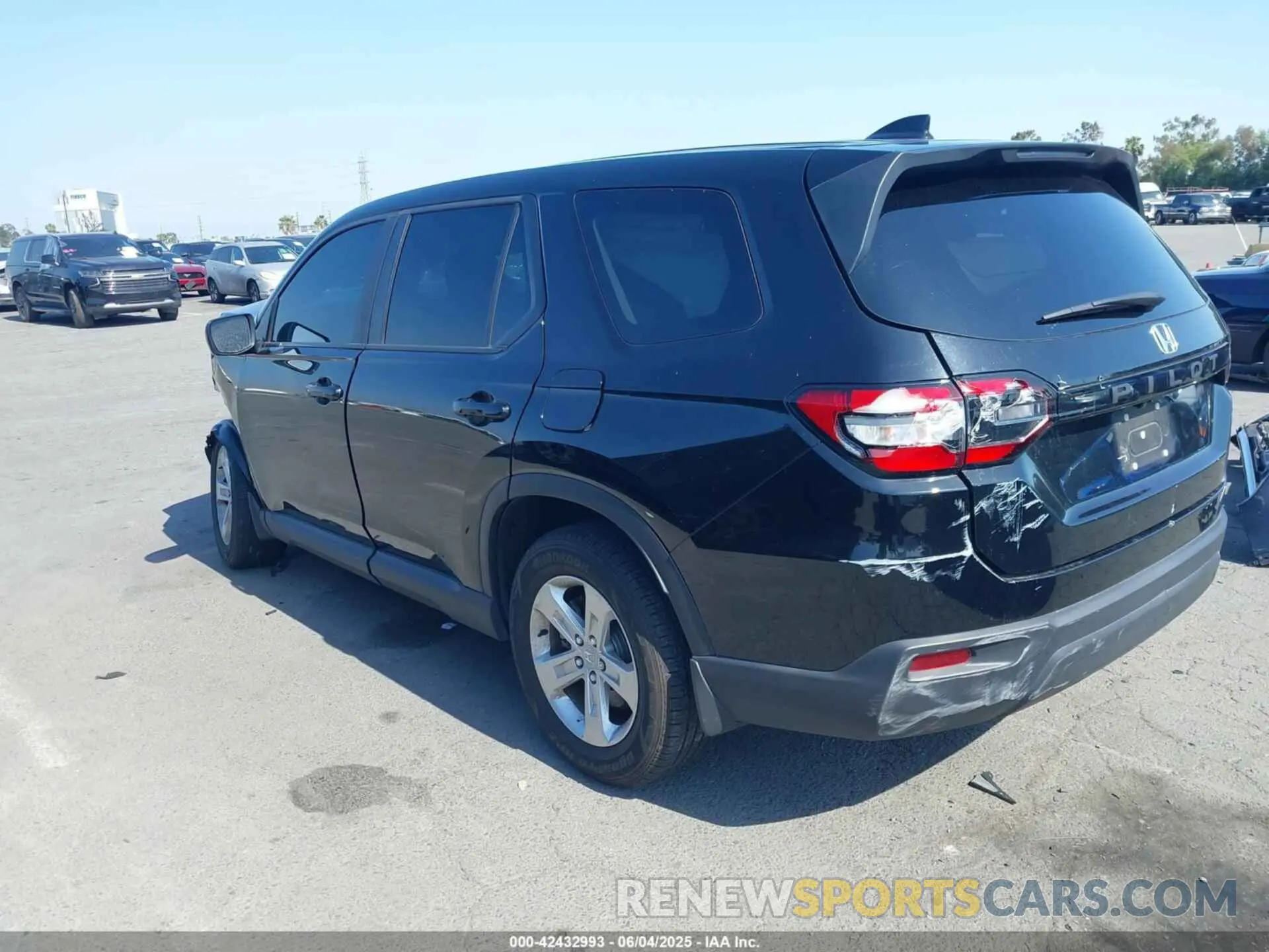 3 Photograph of a damaged car 5FNYG2H24PB007268 HONDA PILOT 2023