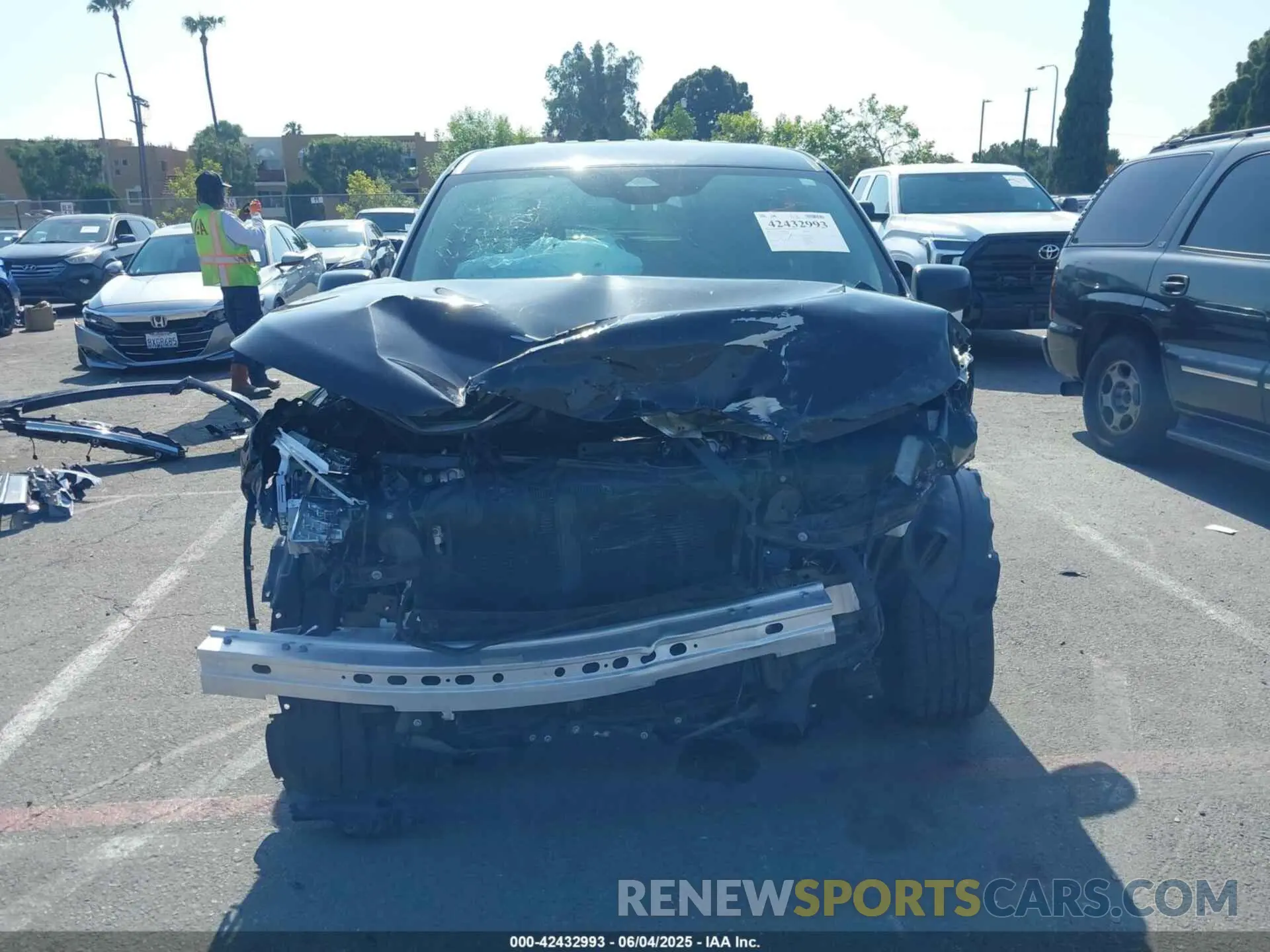 6 Photograph of a damaged car 5FNYG2H24PB007268 HONDA PILOT 2023