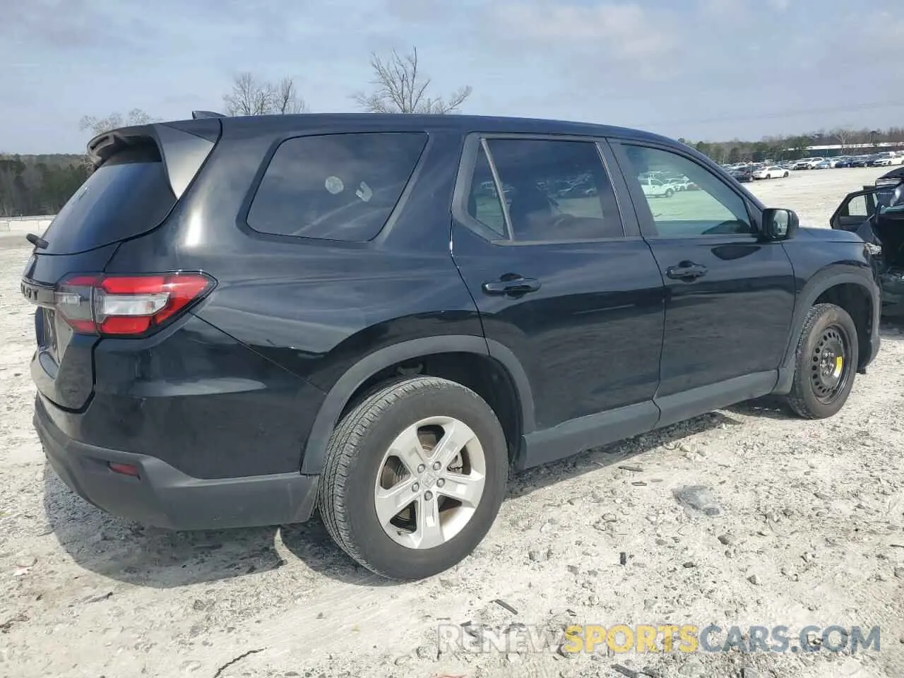 3 Photograph of a damaged car 5FNYG2H28PB015566 HONDA PILOT 2023