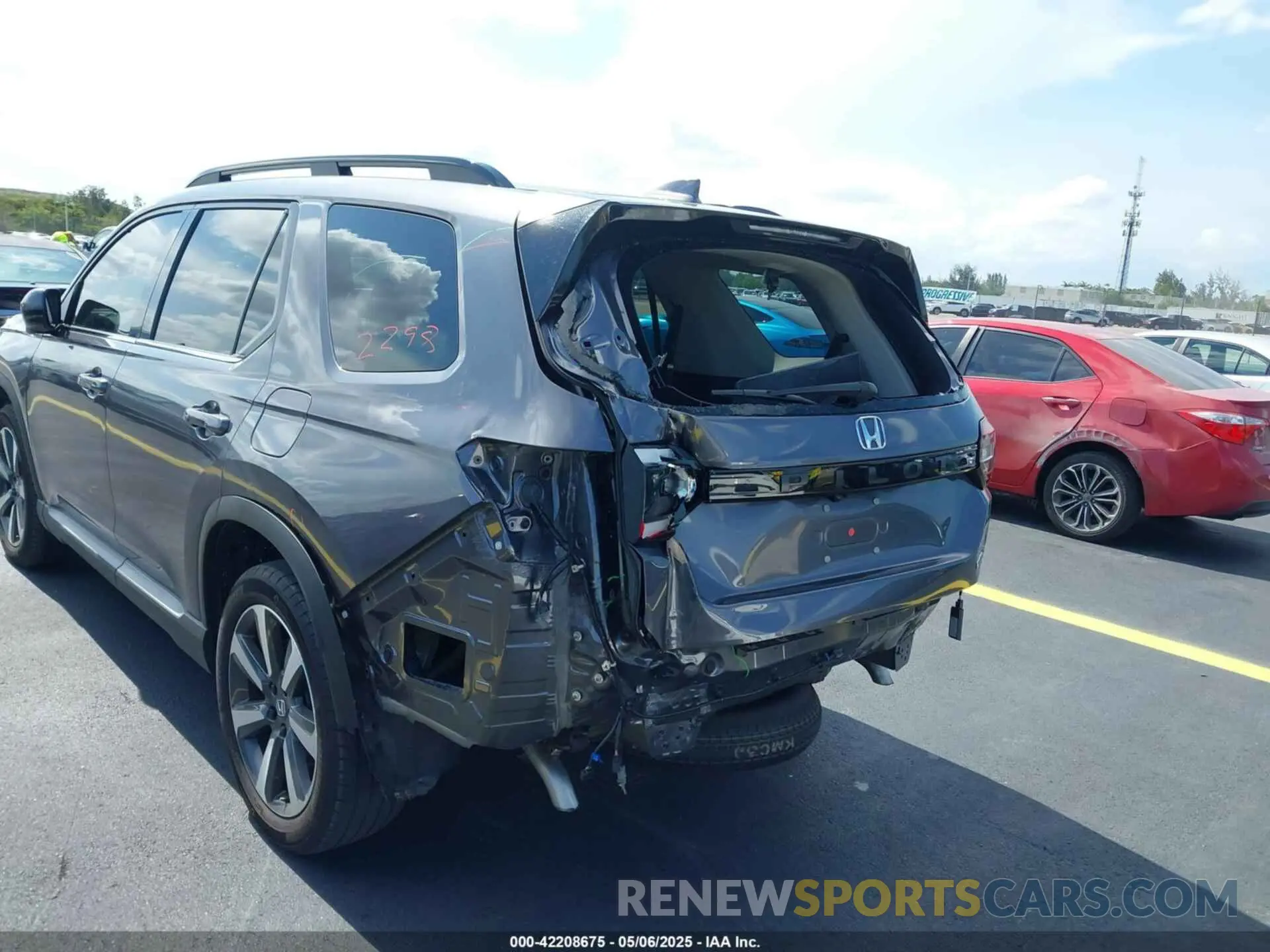 19 Photograph of a damaged car 5FNYG2H71PB012374 HONDA PILOT 2023