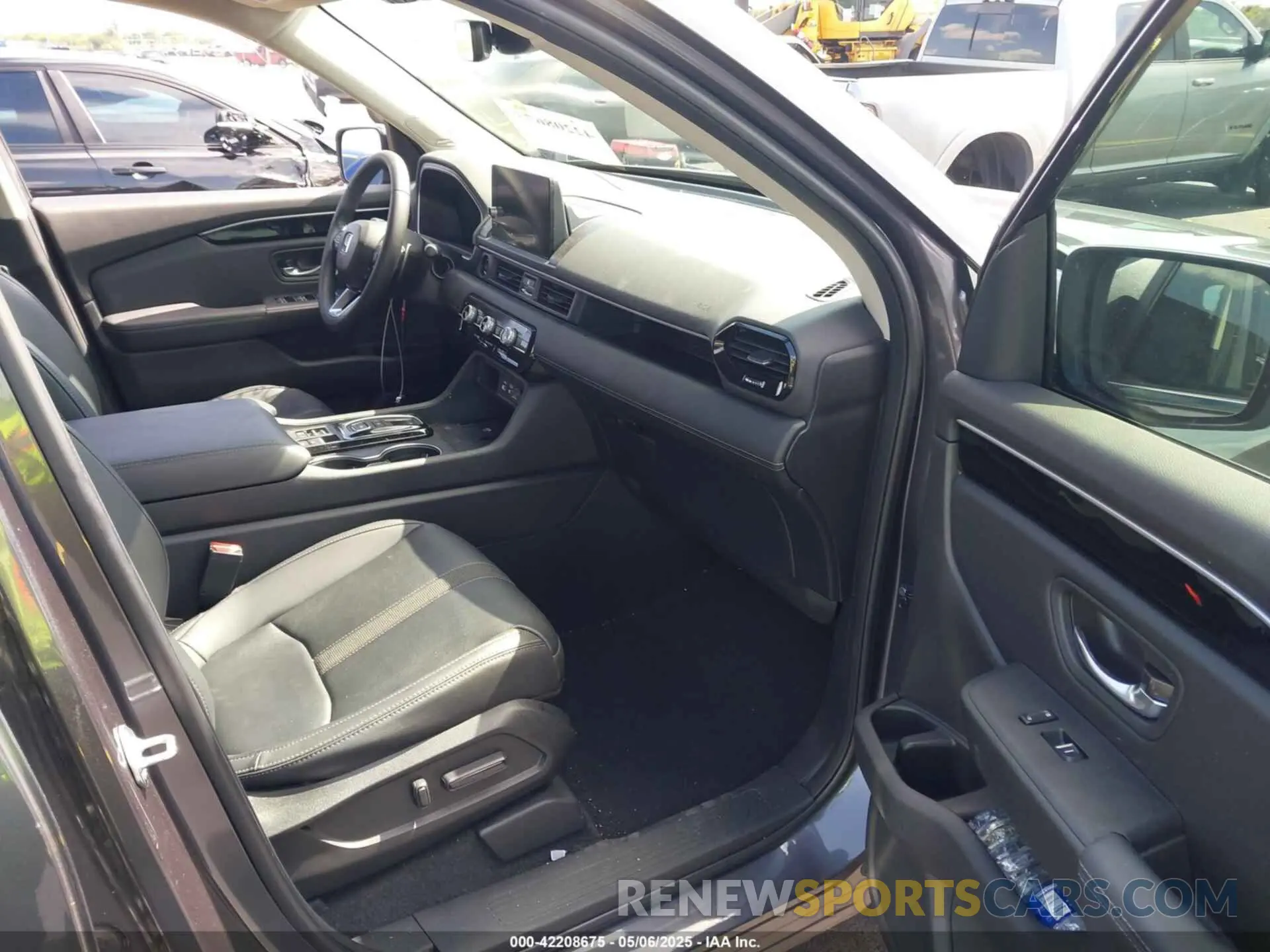 5 Photograph of a damaged car 5FNYG2H71PB012374 HONDA PILOT 2023