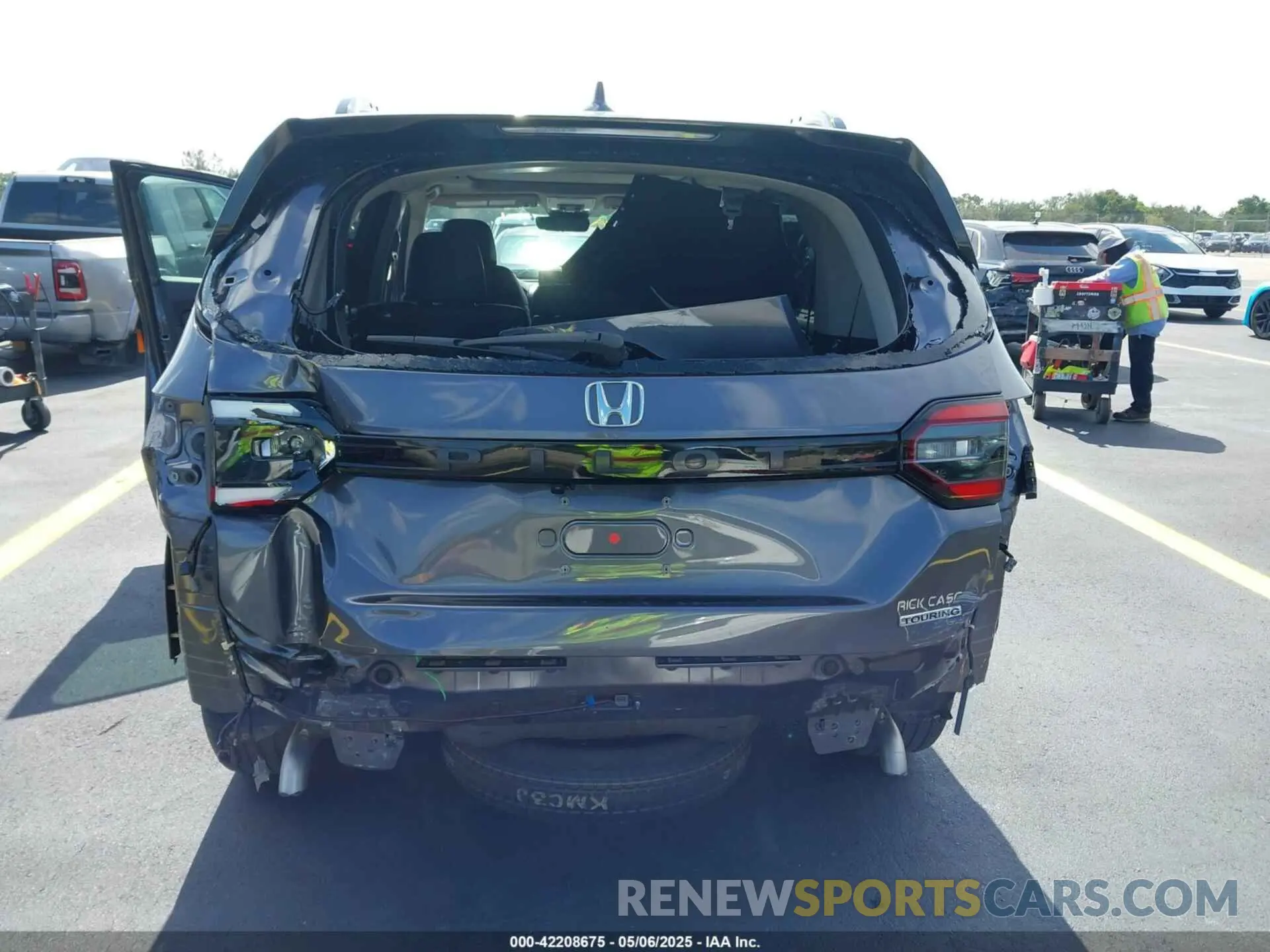 6 Photograph of a damaged car 5FNYG2H71PB012374 HONDA PILOT 2023