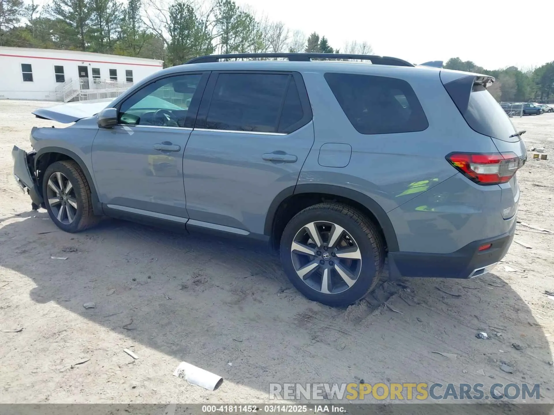 3 Photograph of a damaged car 5FNYG2H73PB000968 HONDA PILOT 2023