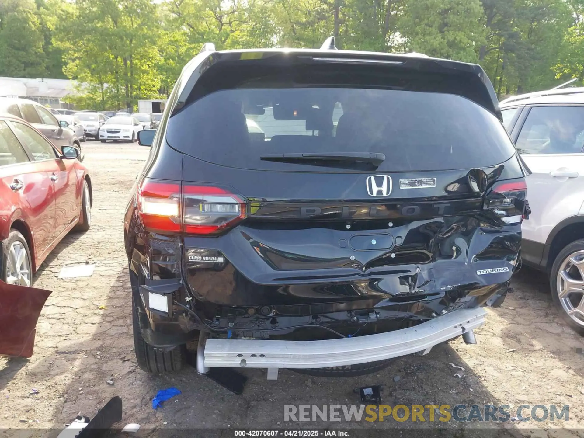 17 Photograph of a damaged car 5FNYG2H77PB002996 HONDA PILOT 2023