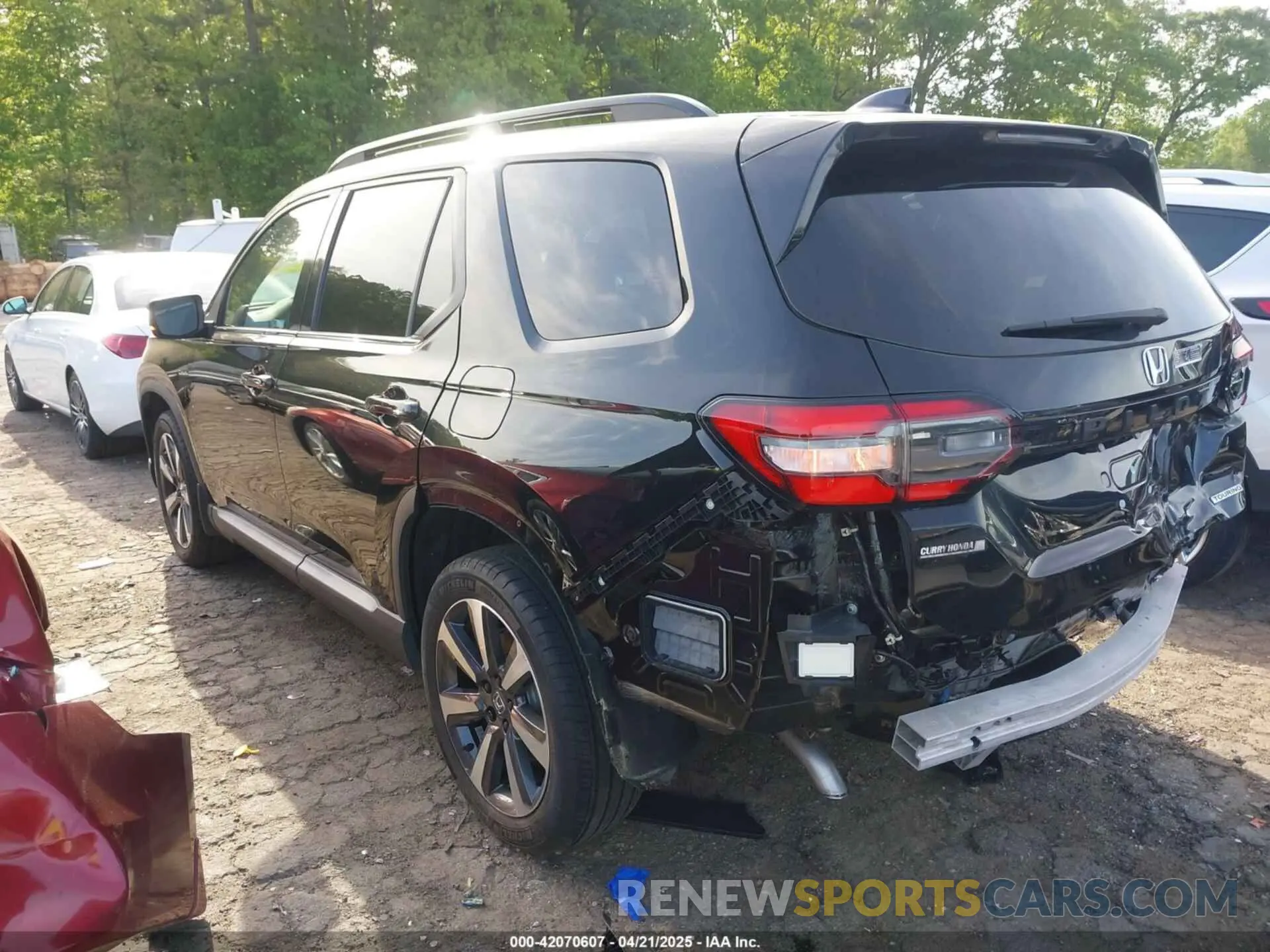 3 Photograph of a damaged car 5FNYG2H77PB002996 HONDA PILOT 2023