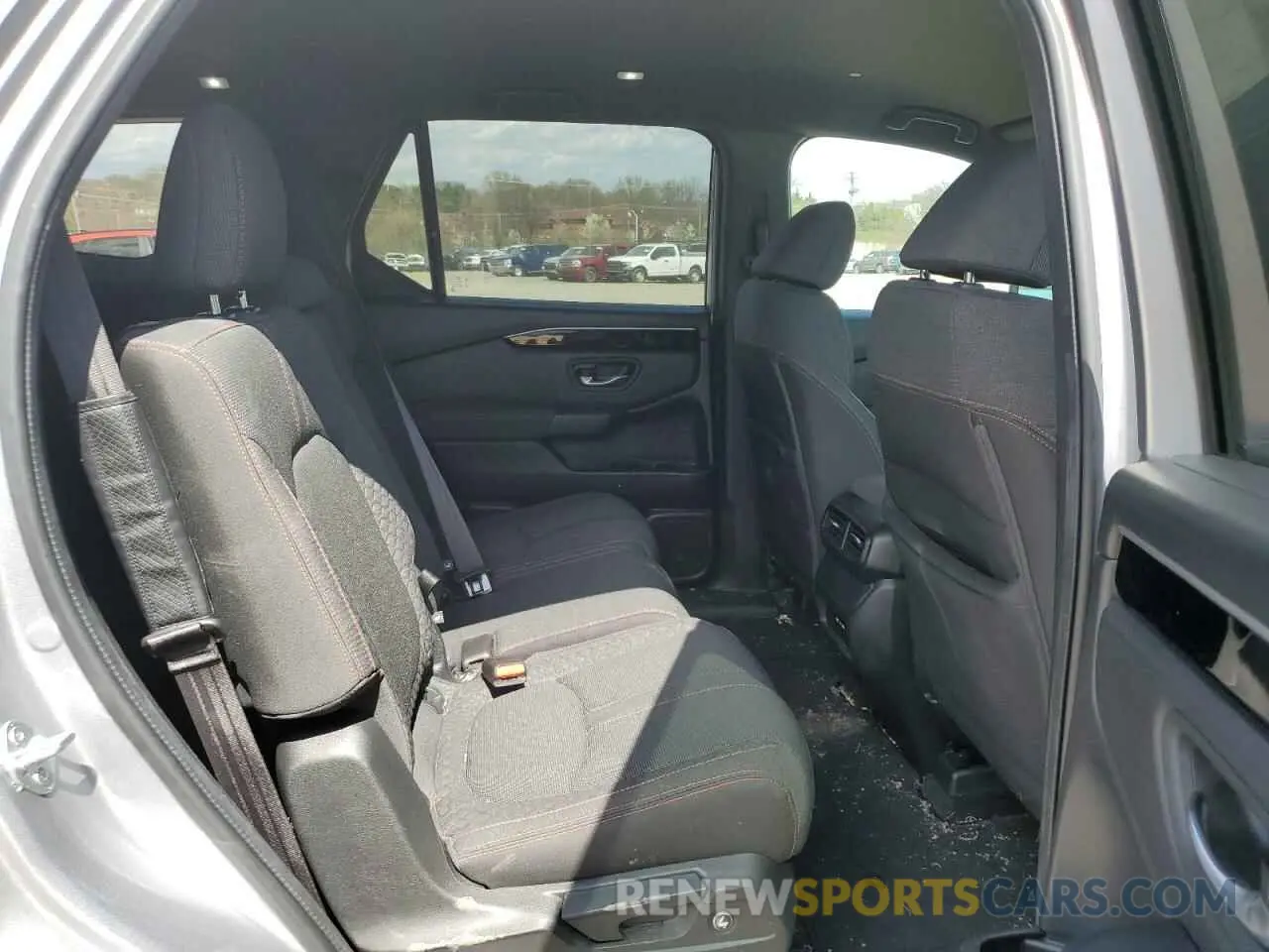 11 Photograph of a damaged car 5FNYG1H3XRB028874 HONDA PILOT 2024